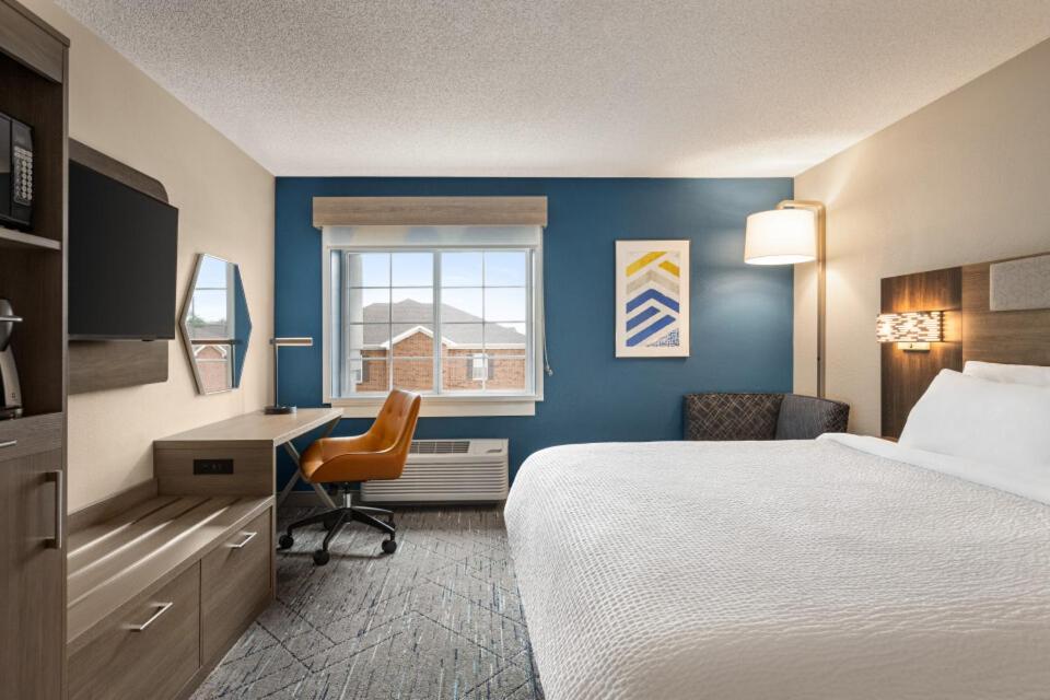 Standard King Room - Photo 3