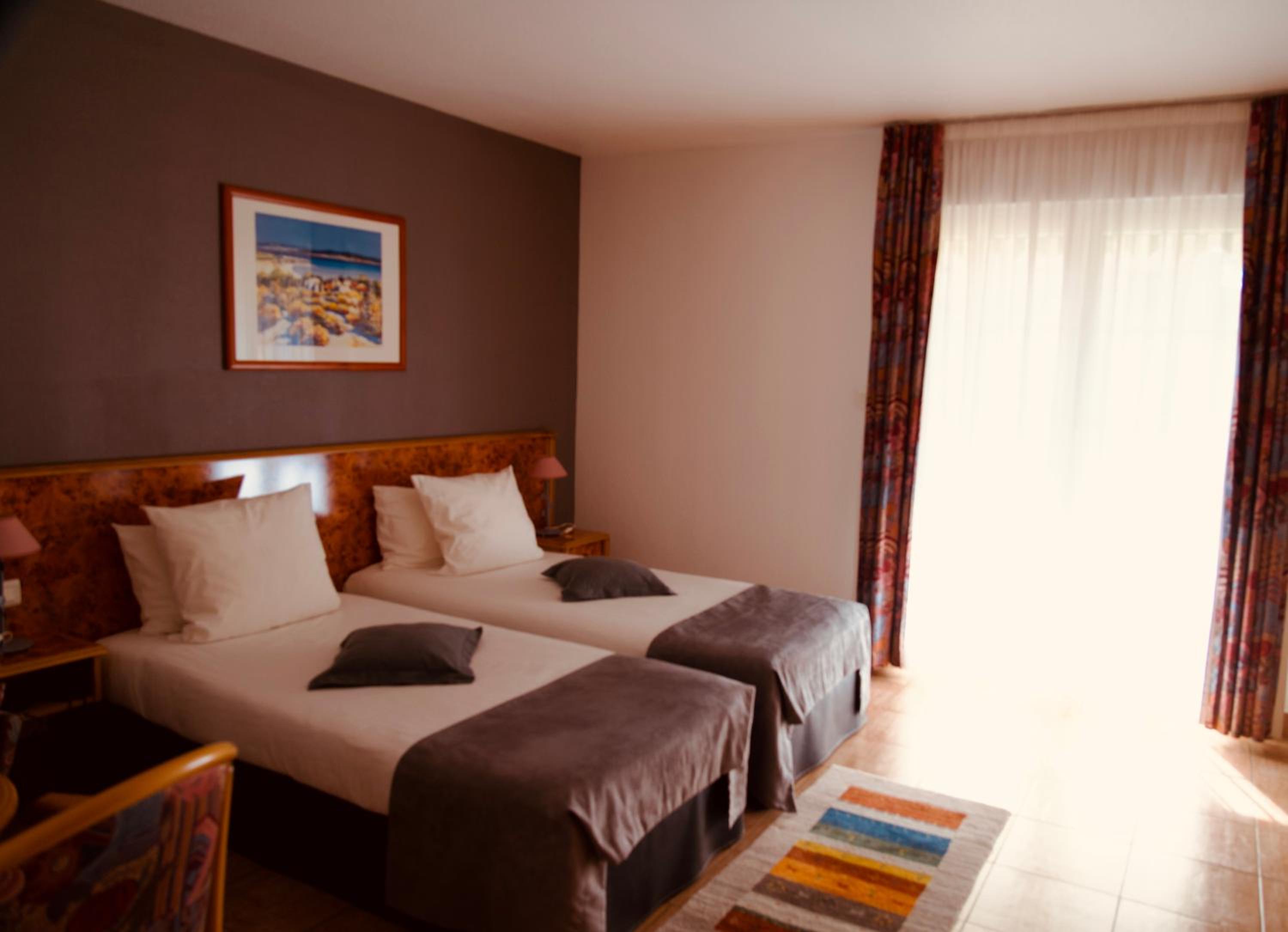 Double Room with Balcony - Photo 2