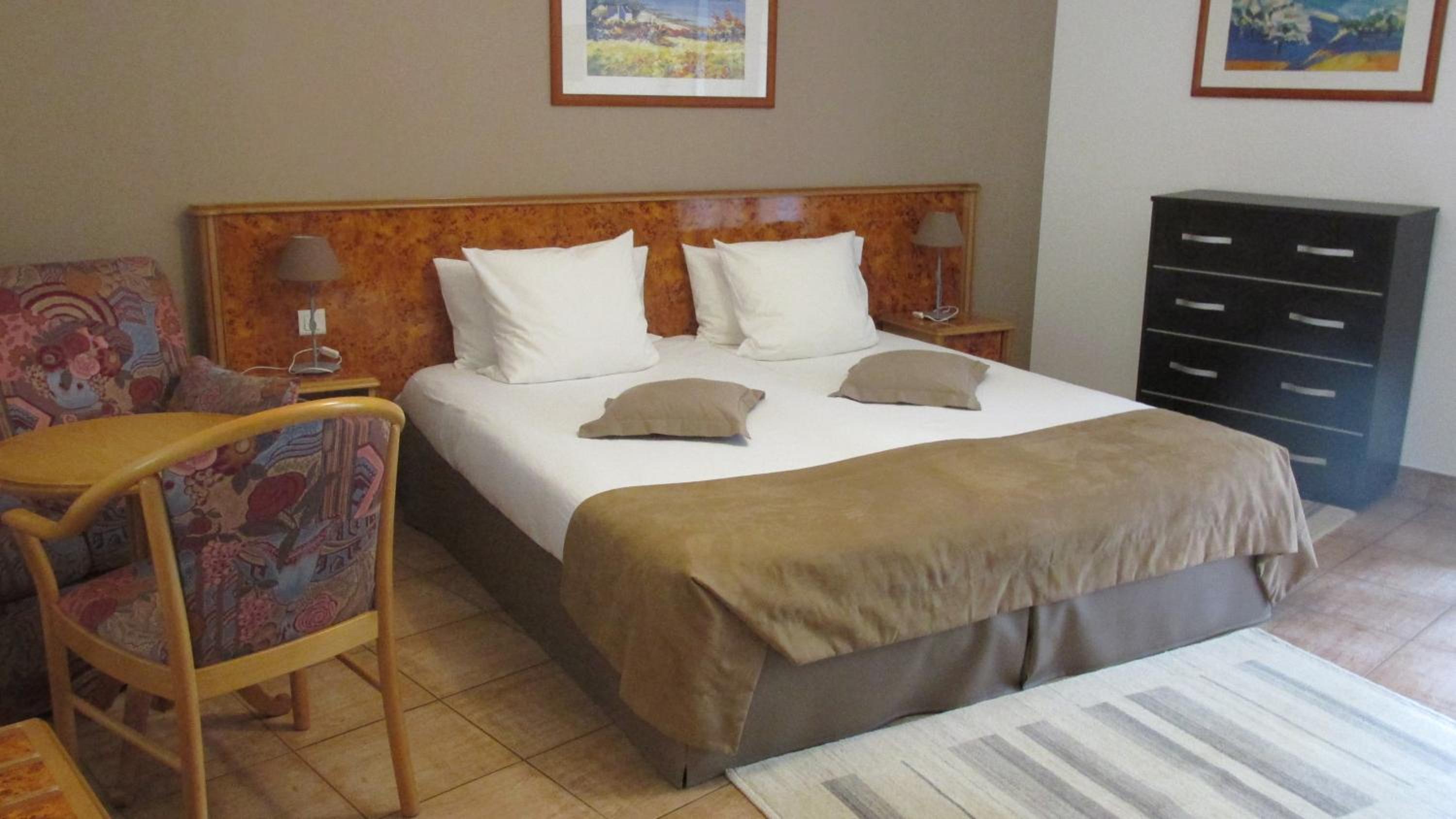Double Room with Balcony - Photo 1