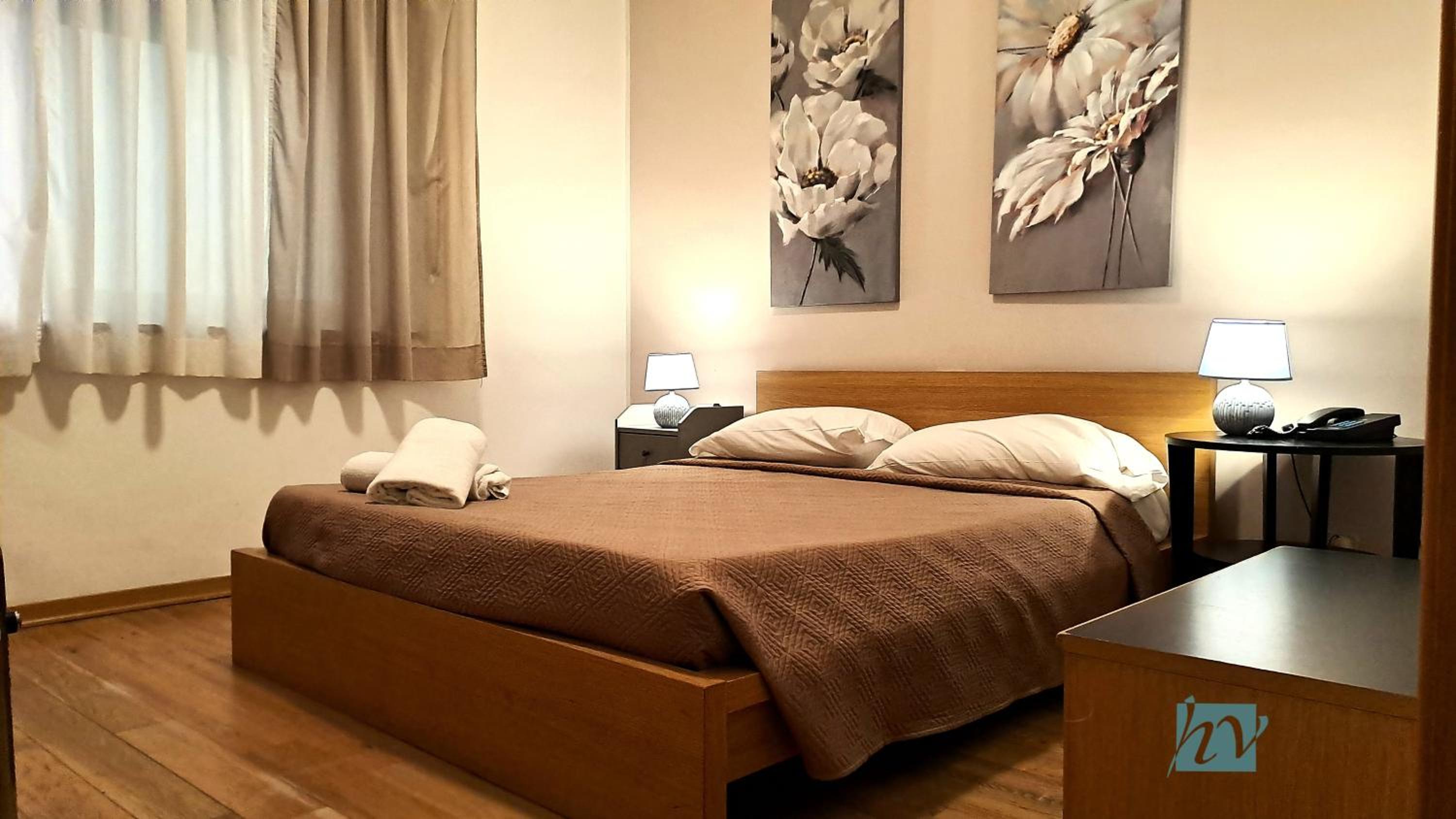 Double or Twin Room - Photo 9