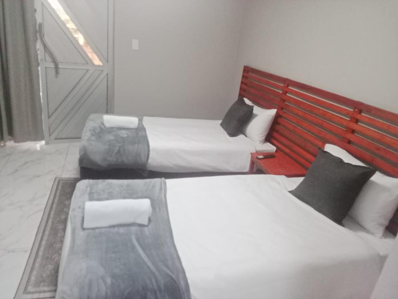 Deluxe Double or Twin Room photo 3