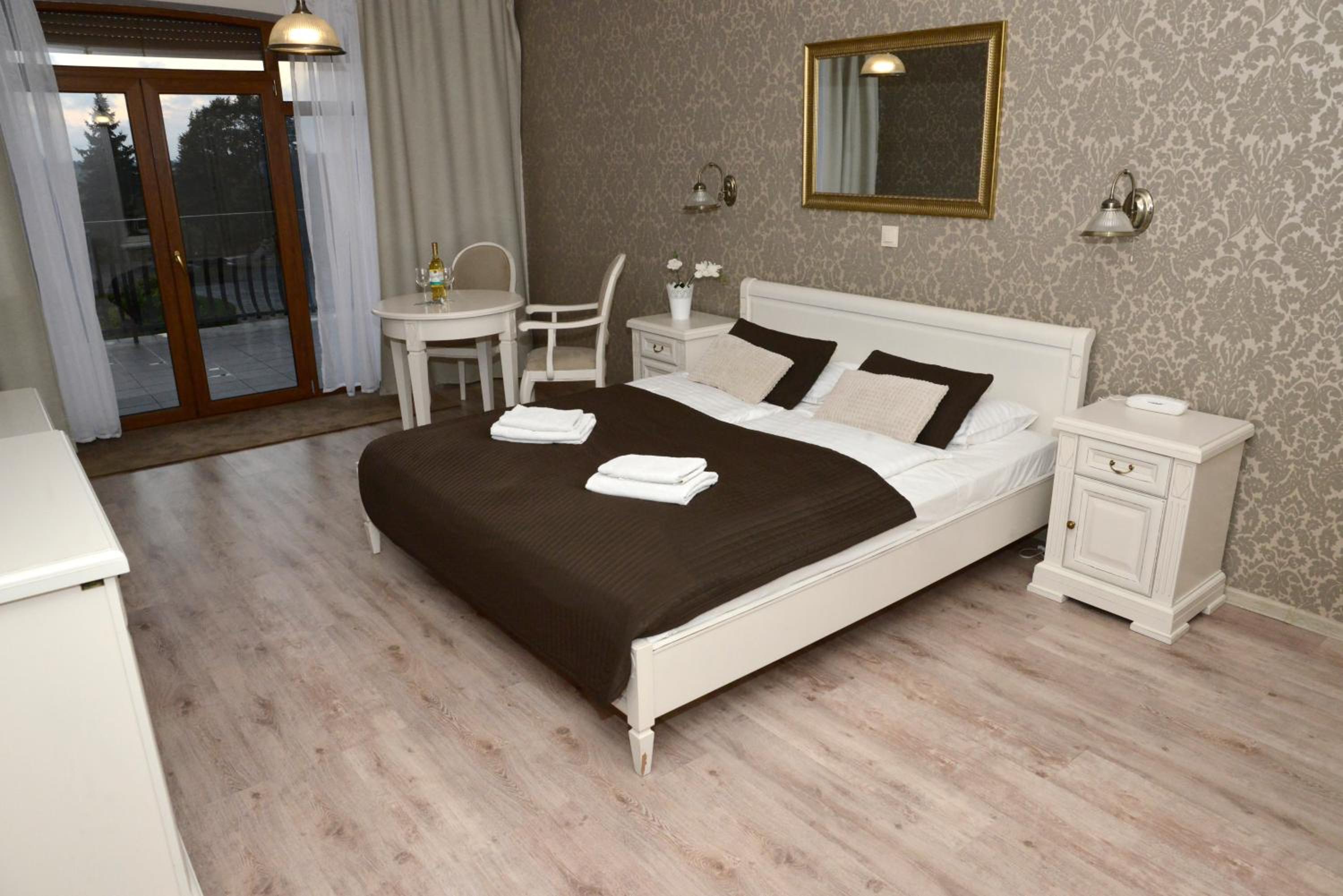 Deluxe Double Room - Photo 20