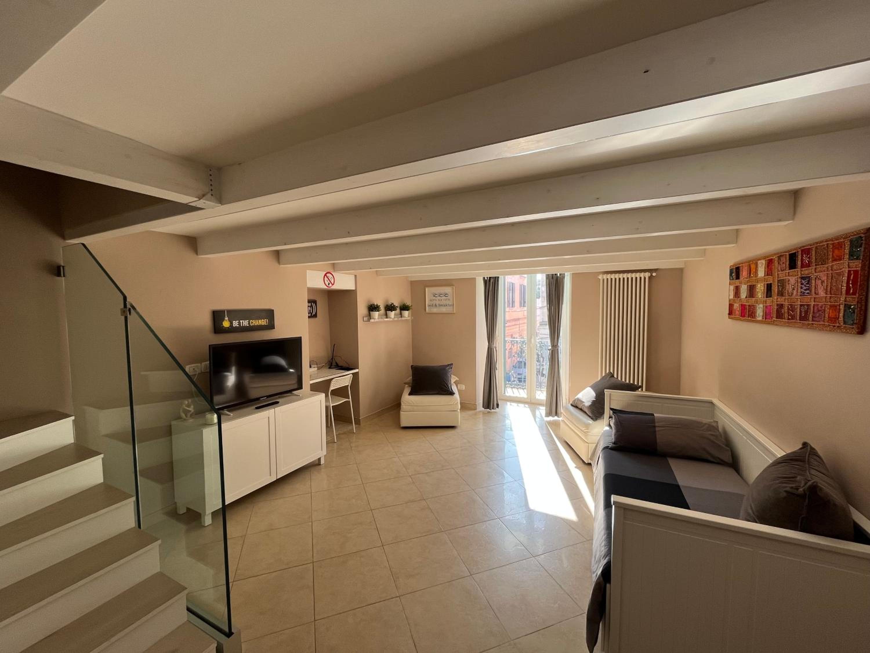 Deluxe Queen Suite