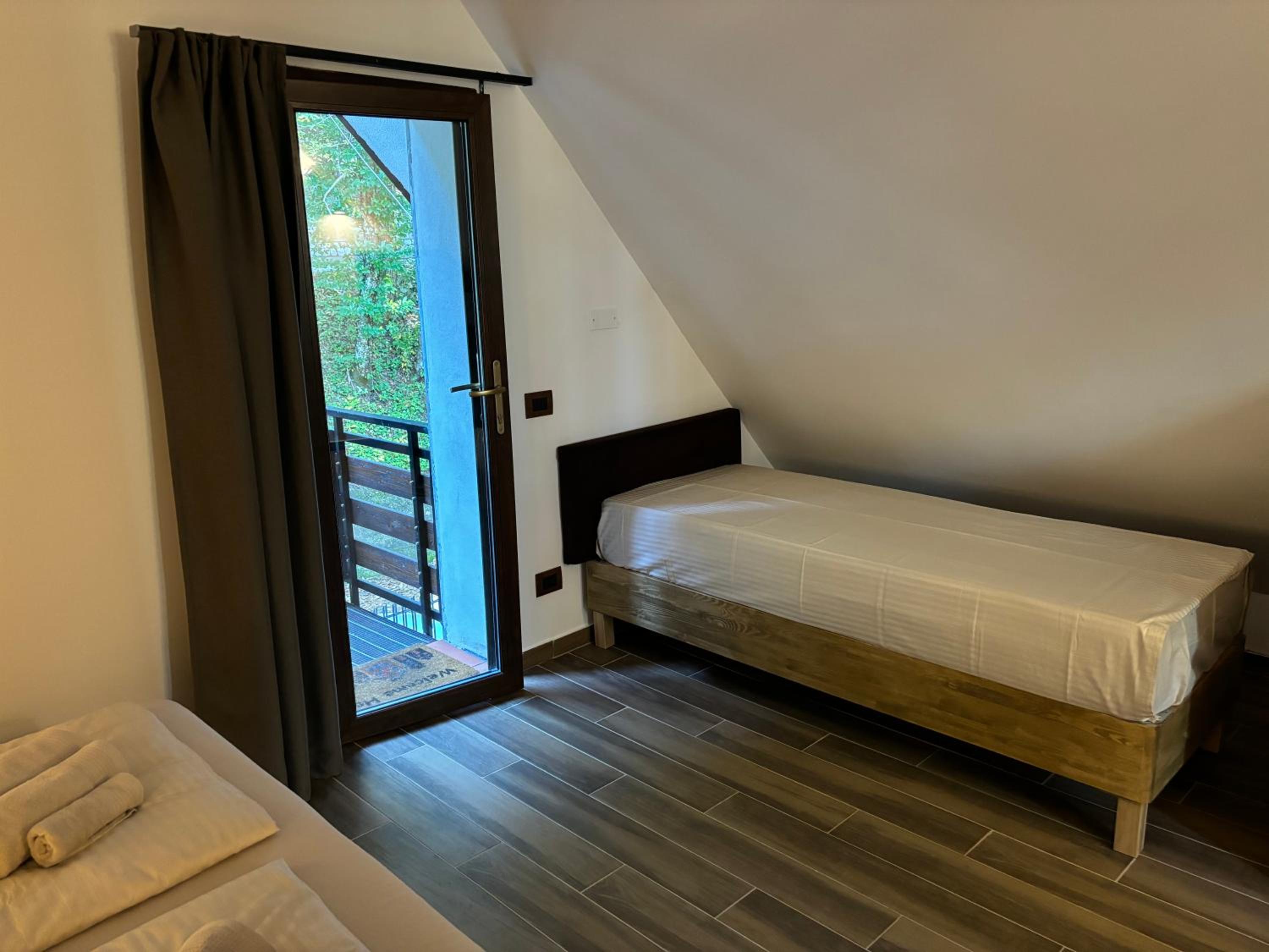 Deluxe Triple Room photo 2