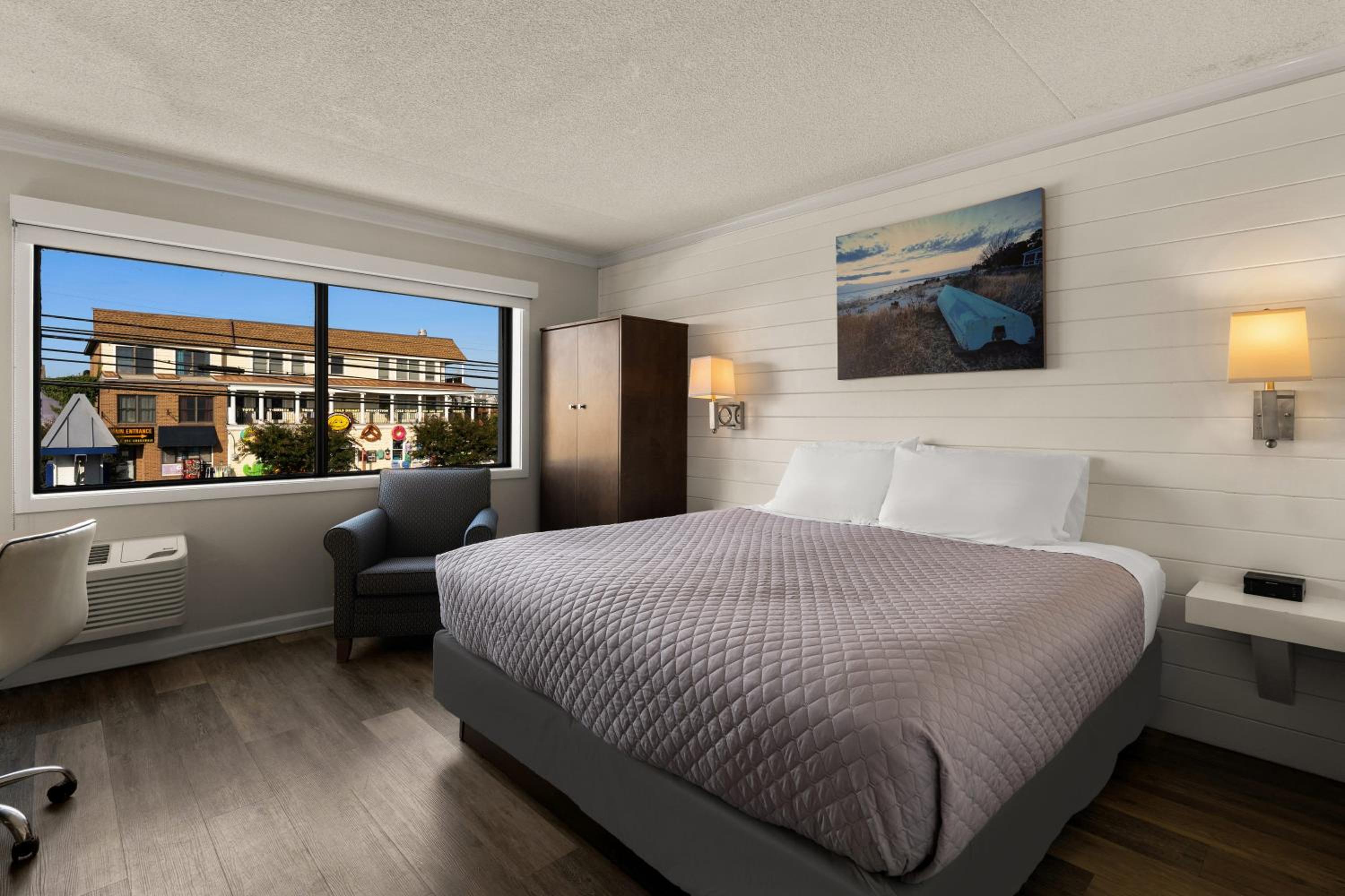 Standard King Room photo 1
