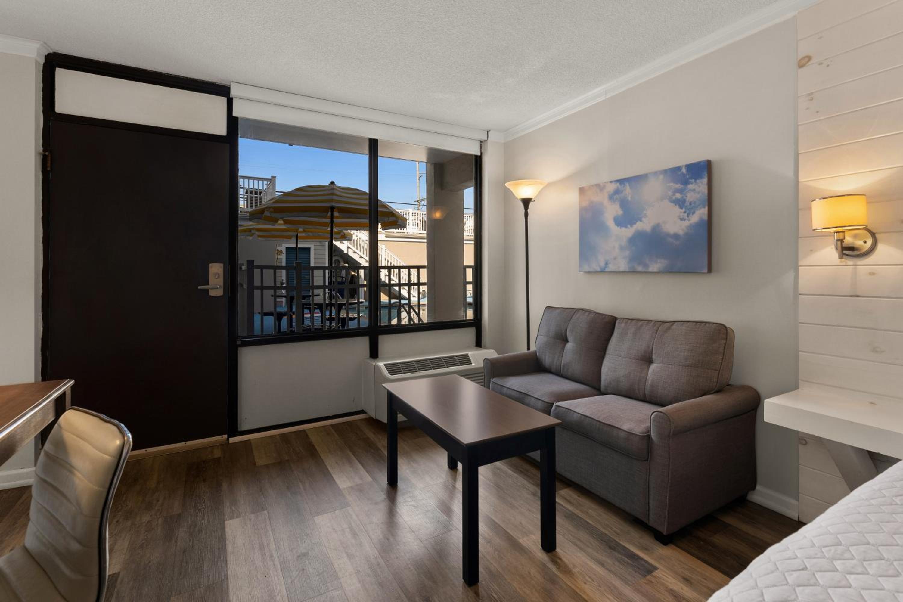 Deluxe King Room photo 2