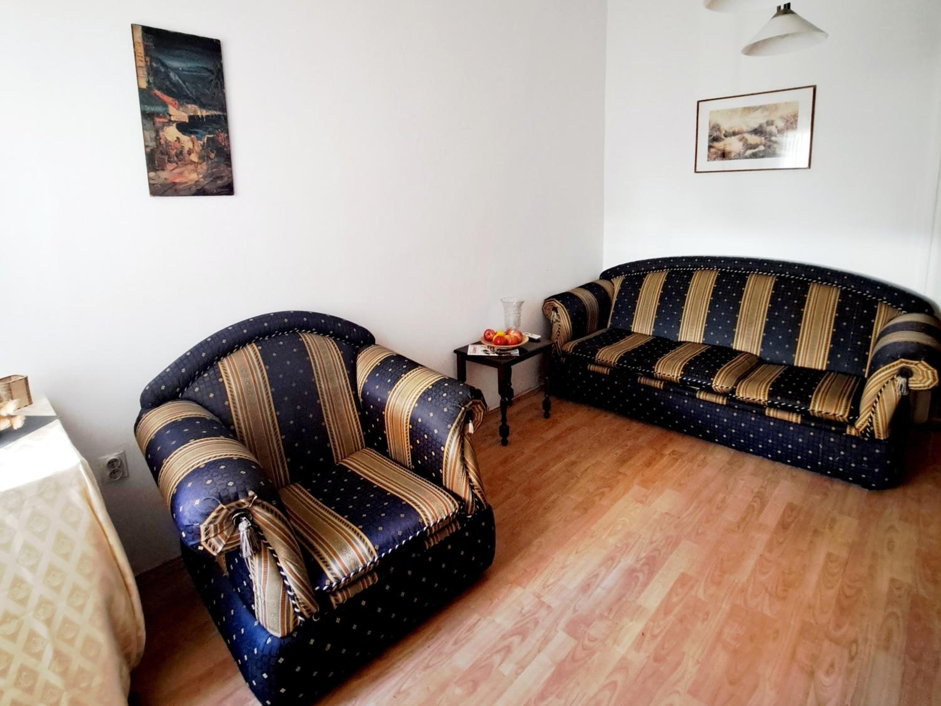 Apartment photo 3