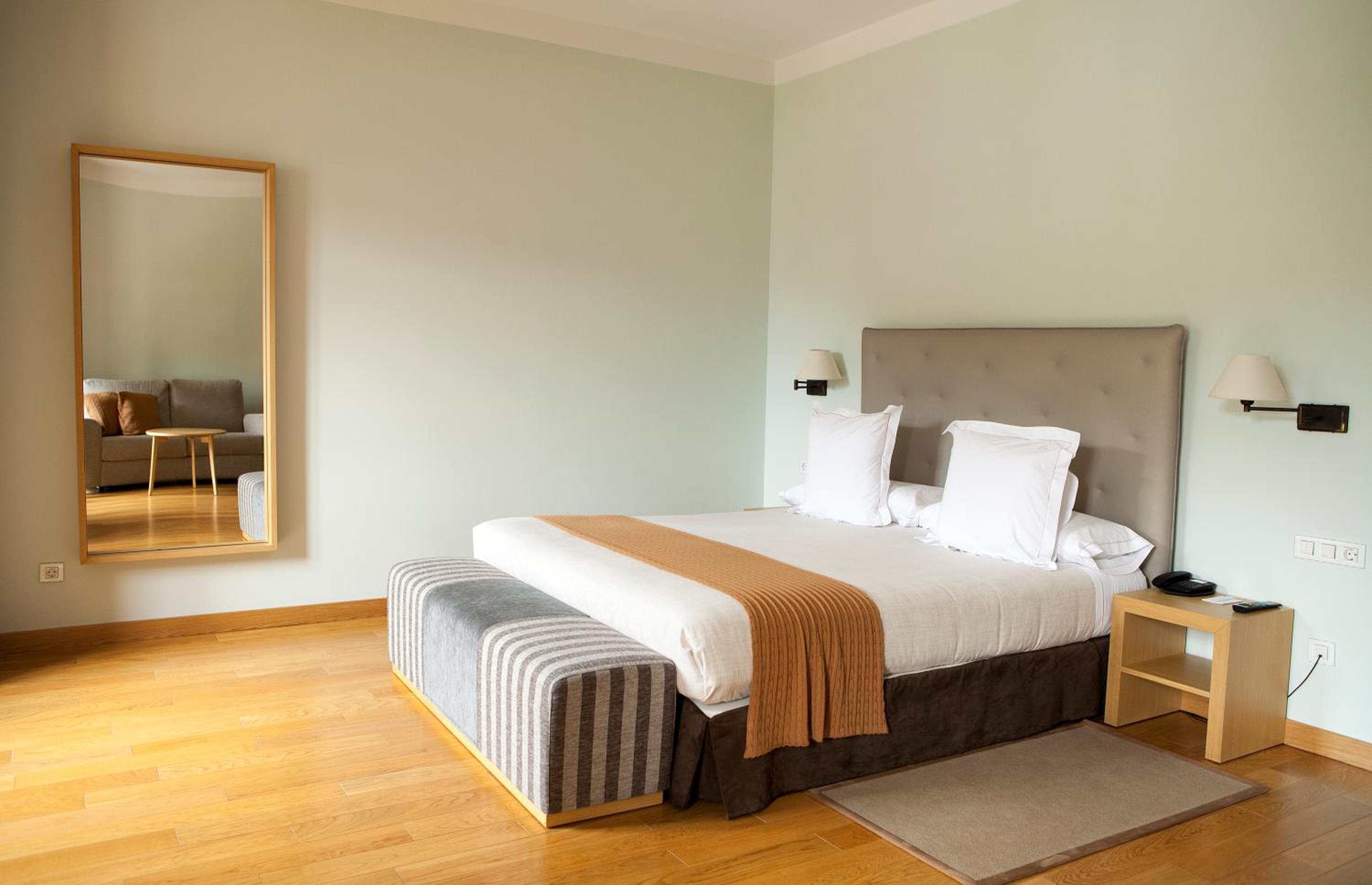 Standard Double Room (2 Adults + 1 Child) photo 2