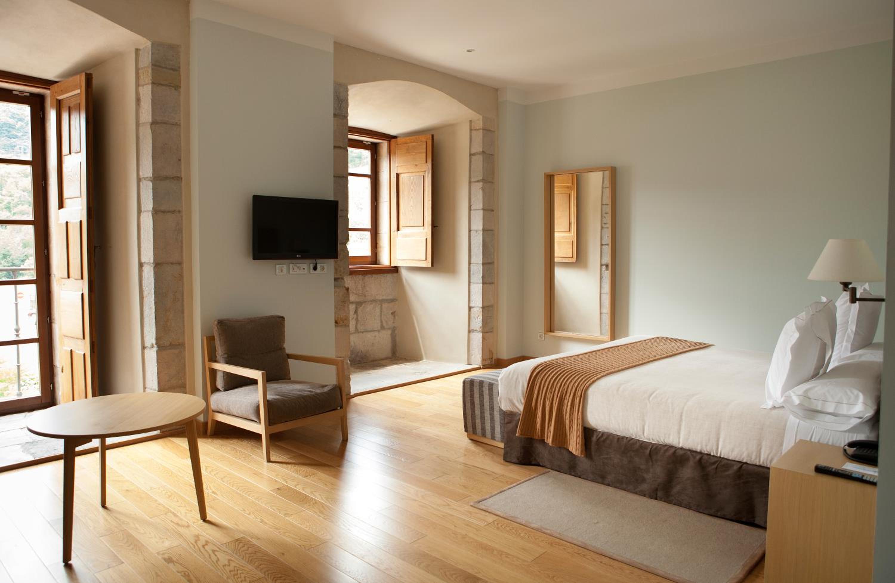 Standard Double Room (2 Adults + 1 Child) photo 3