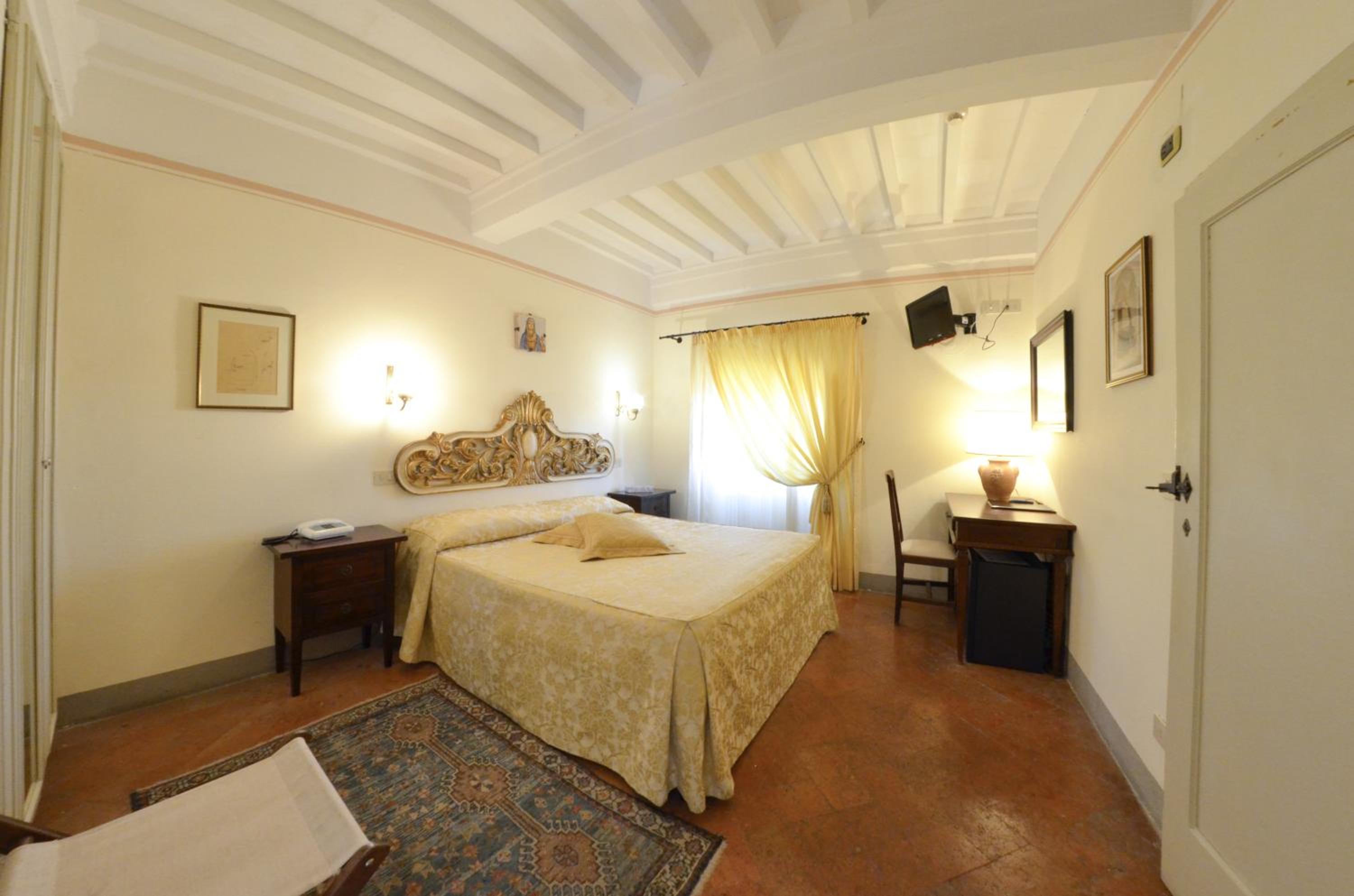 Double Room - Photo 3