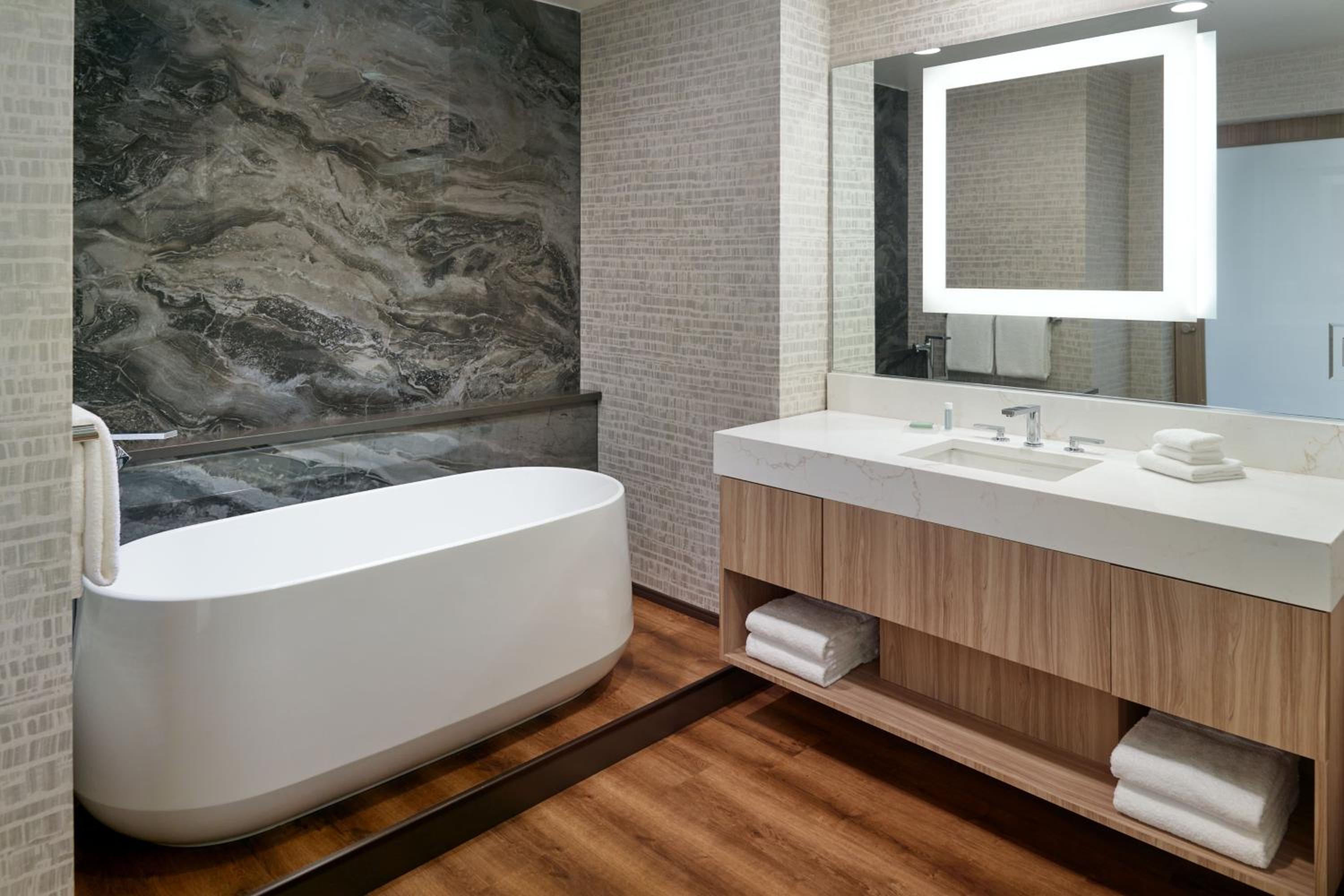 One-Bedroom King Suite with Sofa Bed - Photo 2