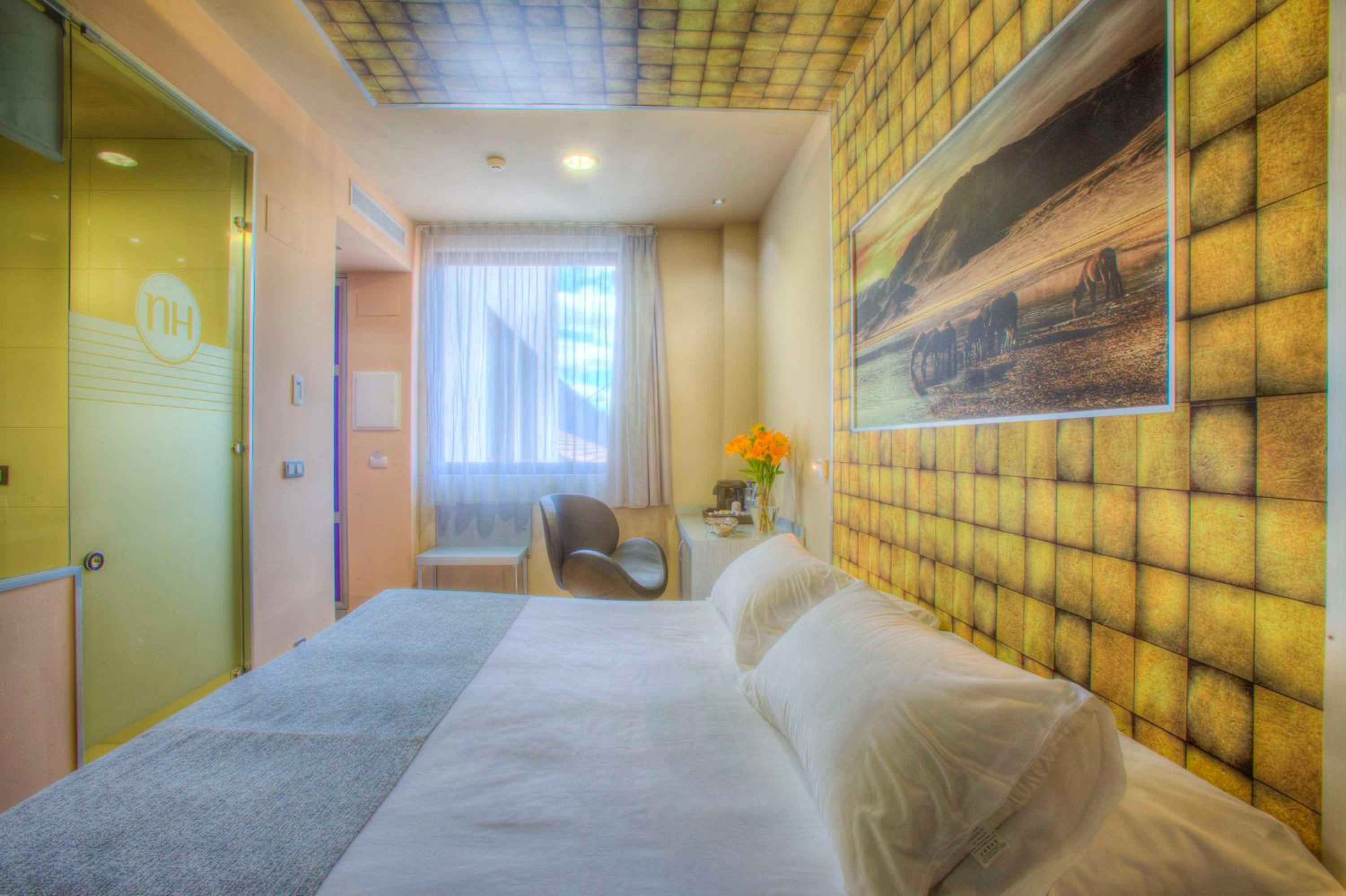 Standard Double or Twin Room - Photo 12