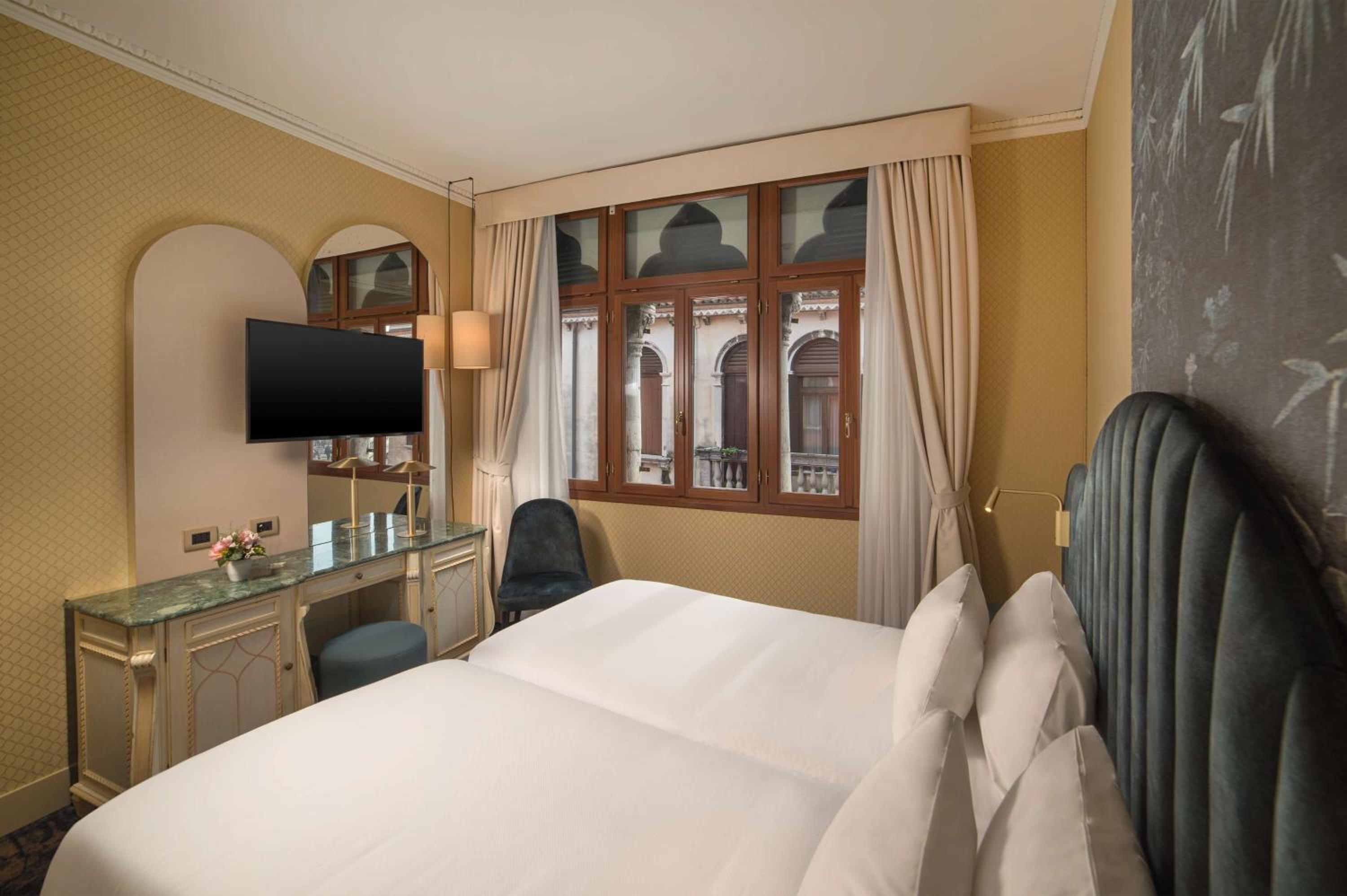 Superior Twin Room with View