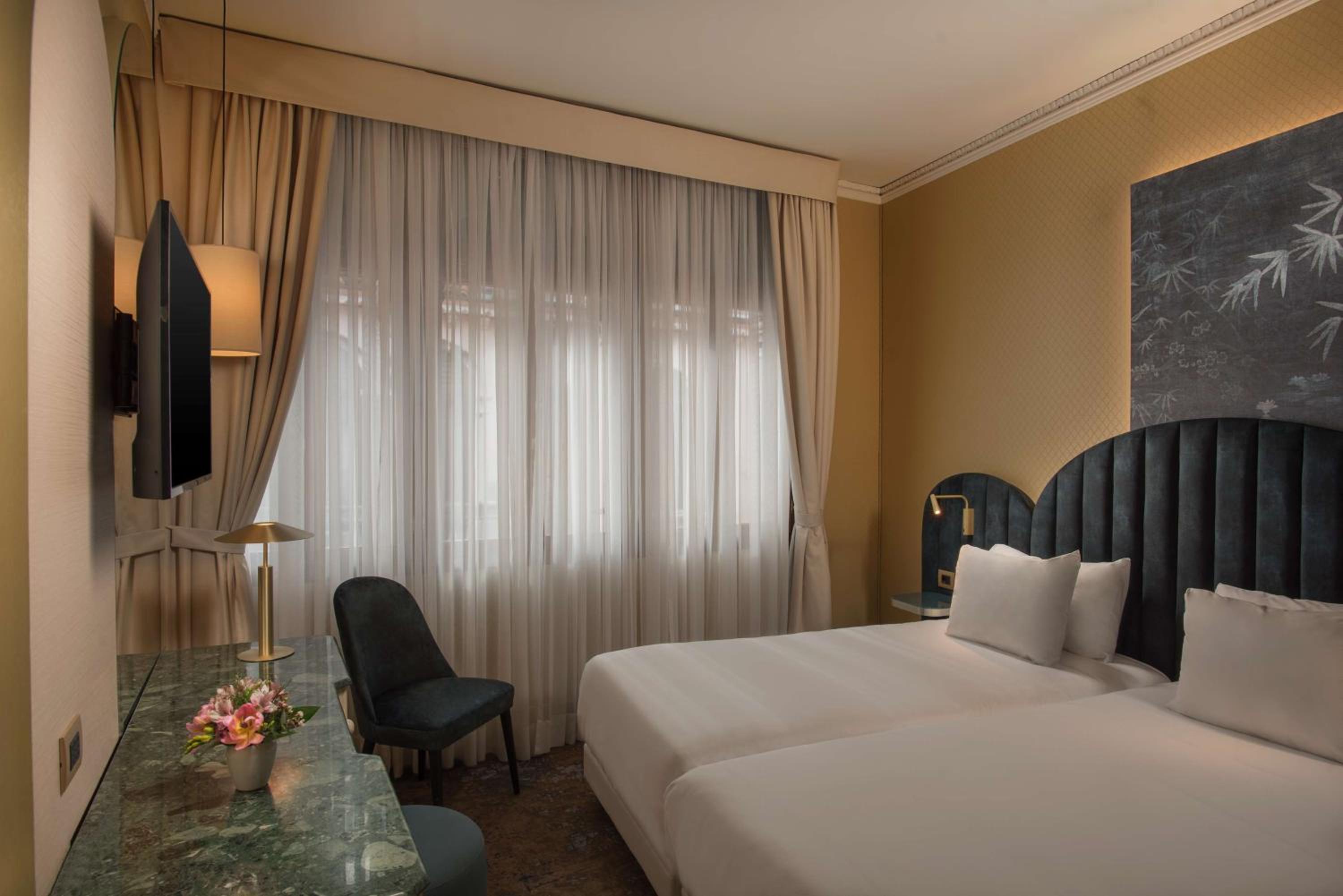 Superior Twin Room with View