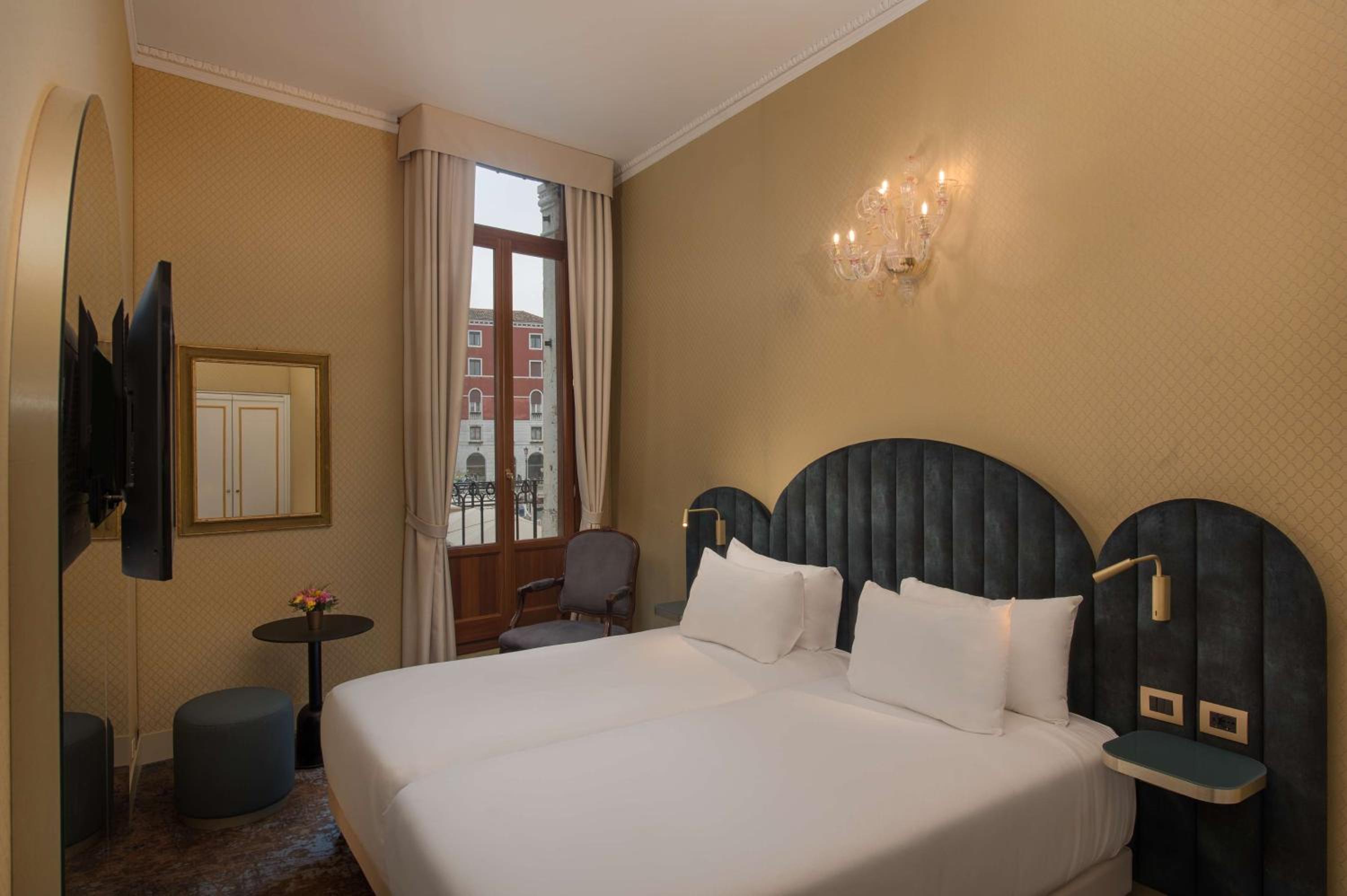 Superior Twin Room with View