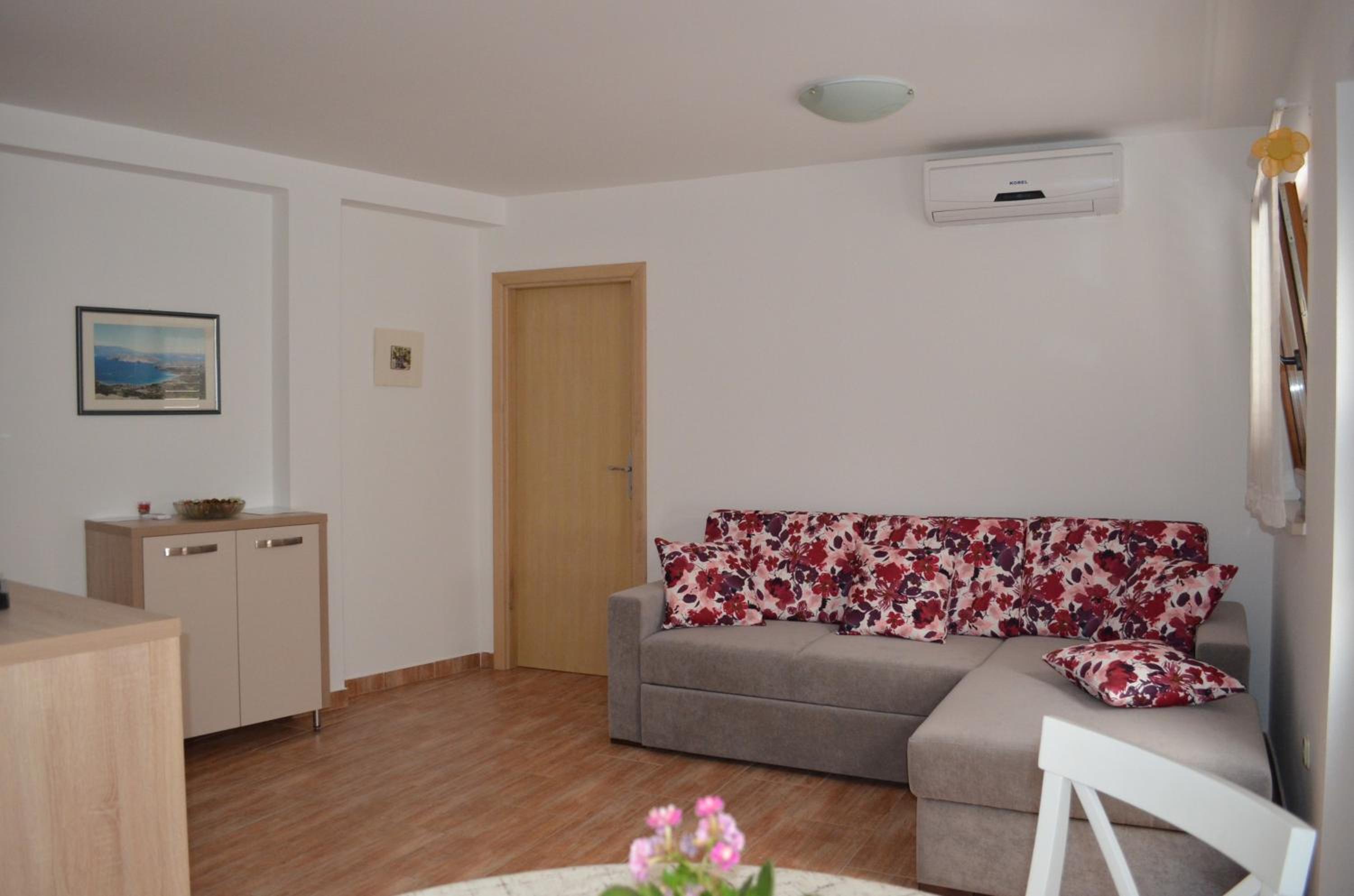 One-Bedroom Apartment with Sea View