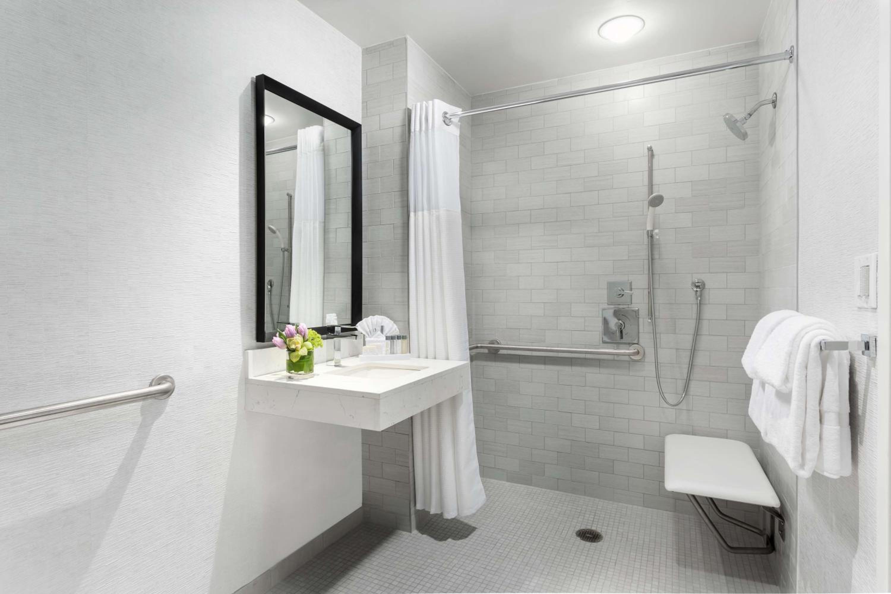 Superior King Room - Photo 5