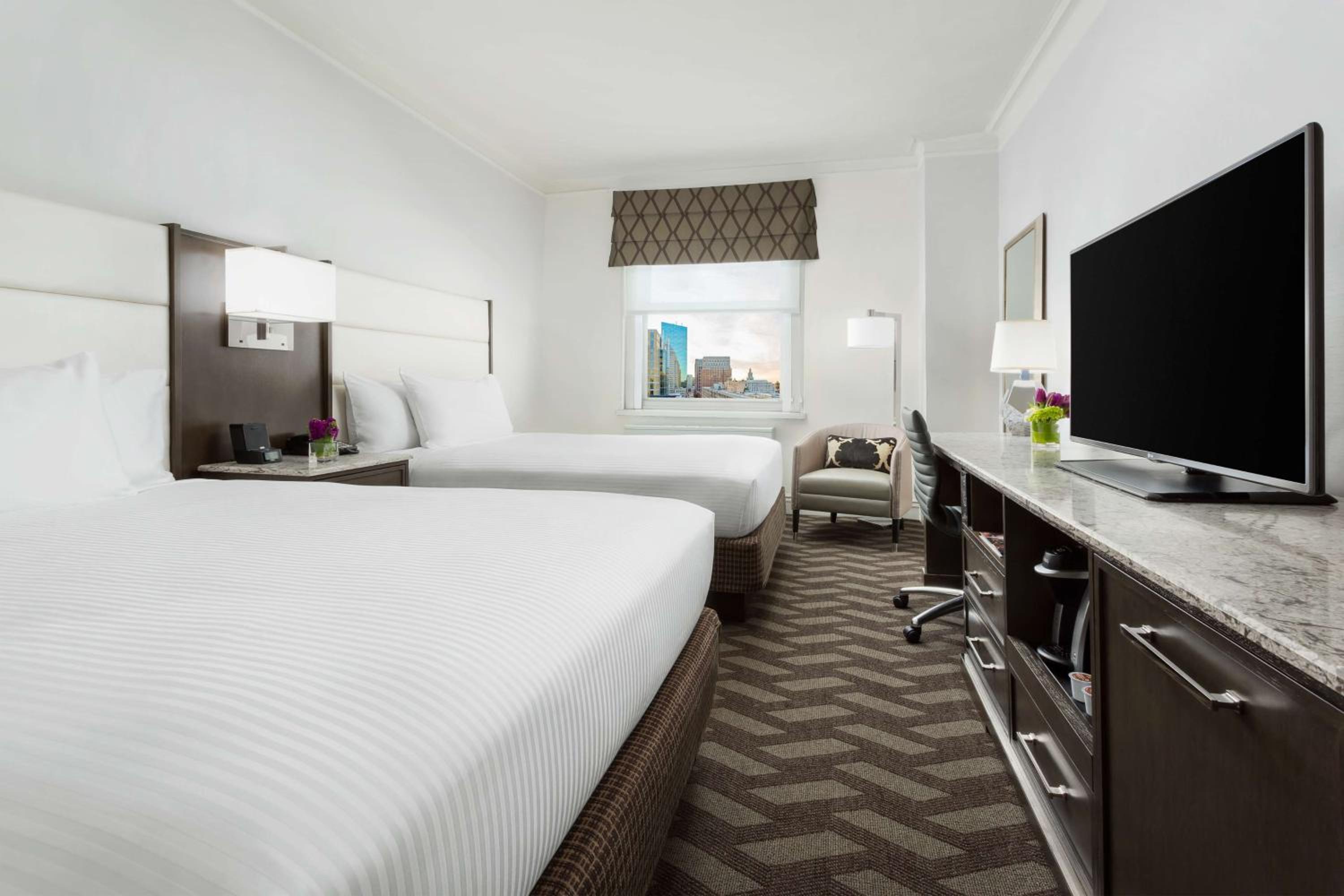 Deluxe Double Room with Two Double Beds - Photo 2