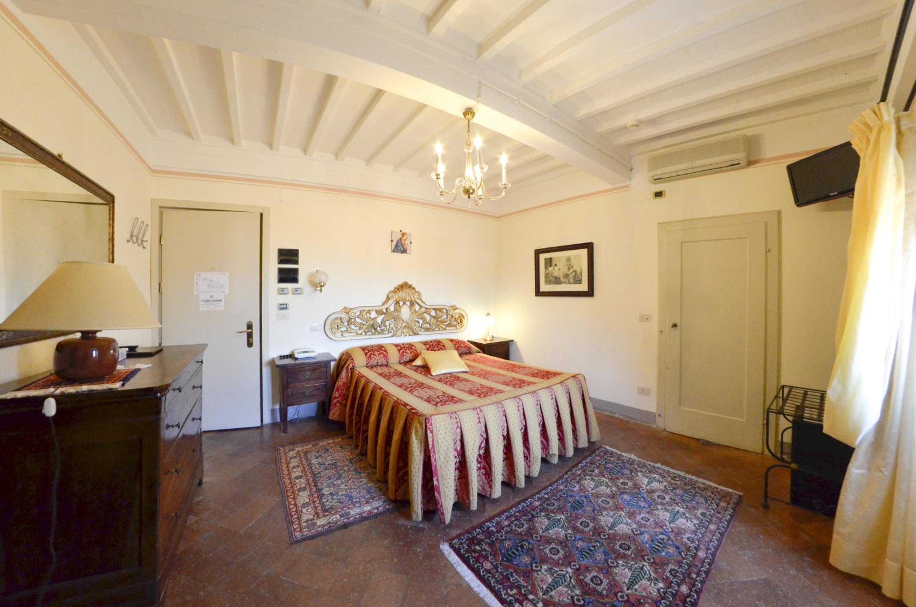 Quadruple Room - Photo 5