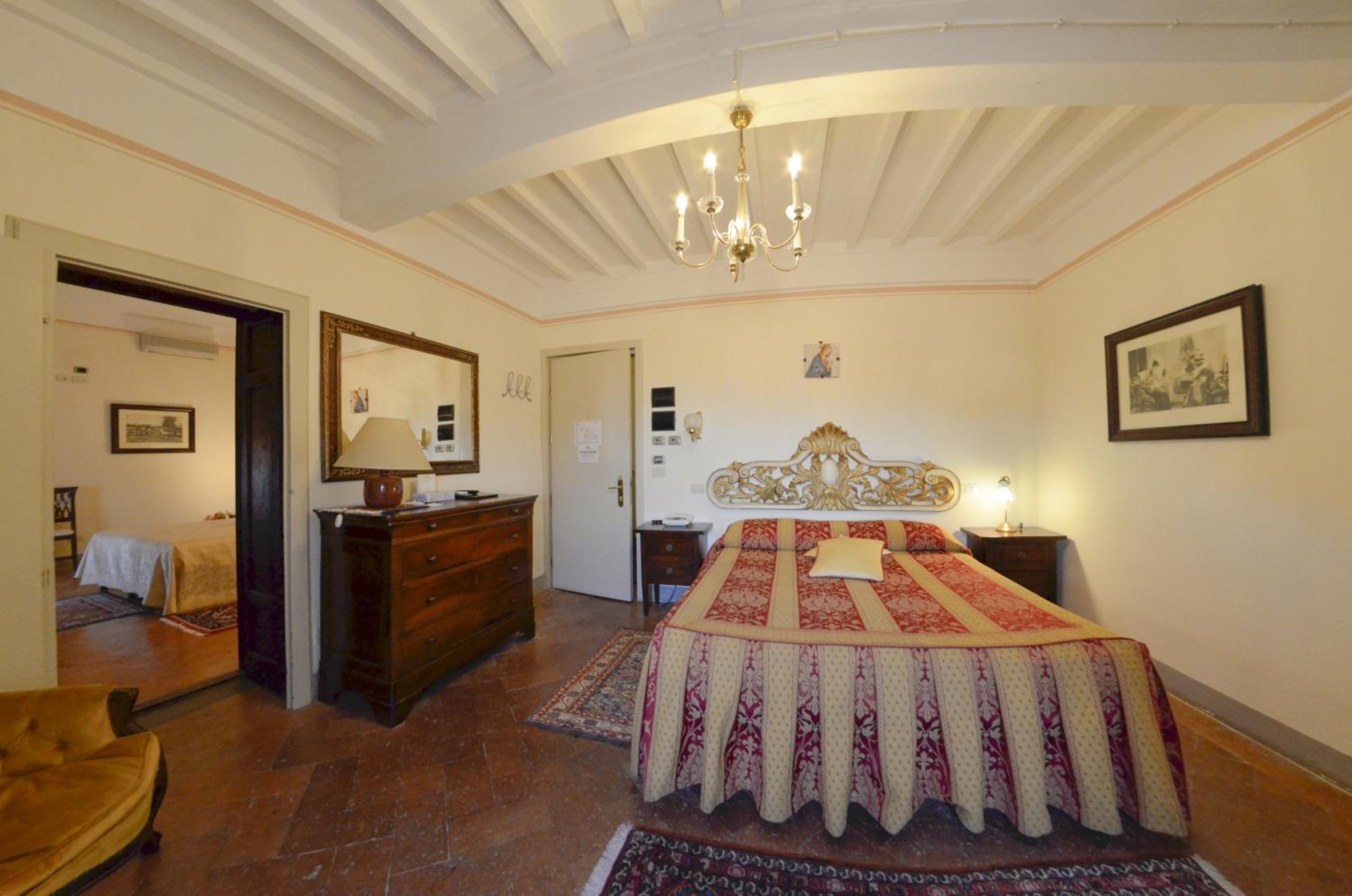 Quadruple Room - Photo 8