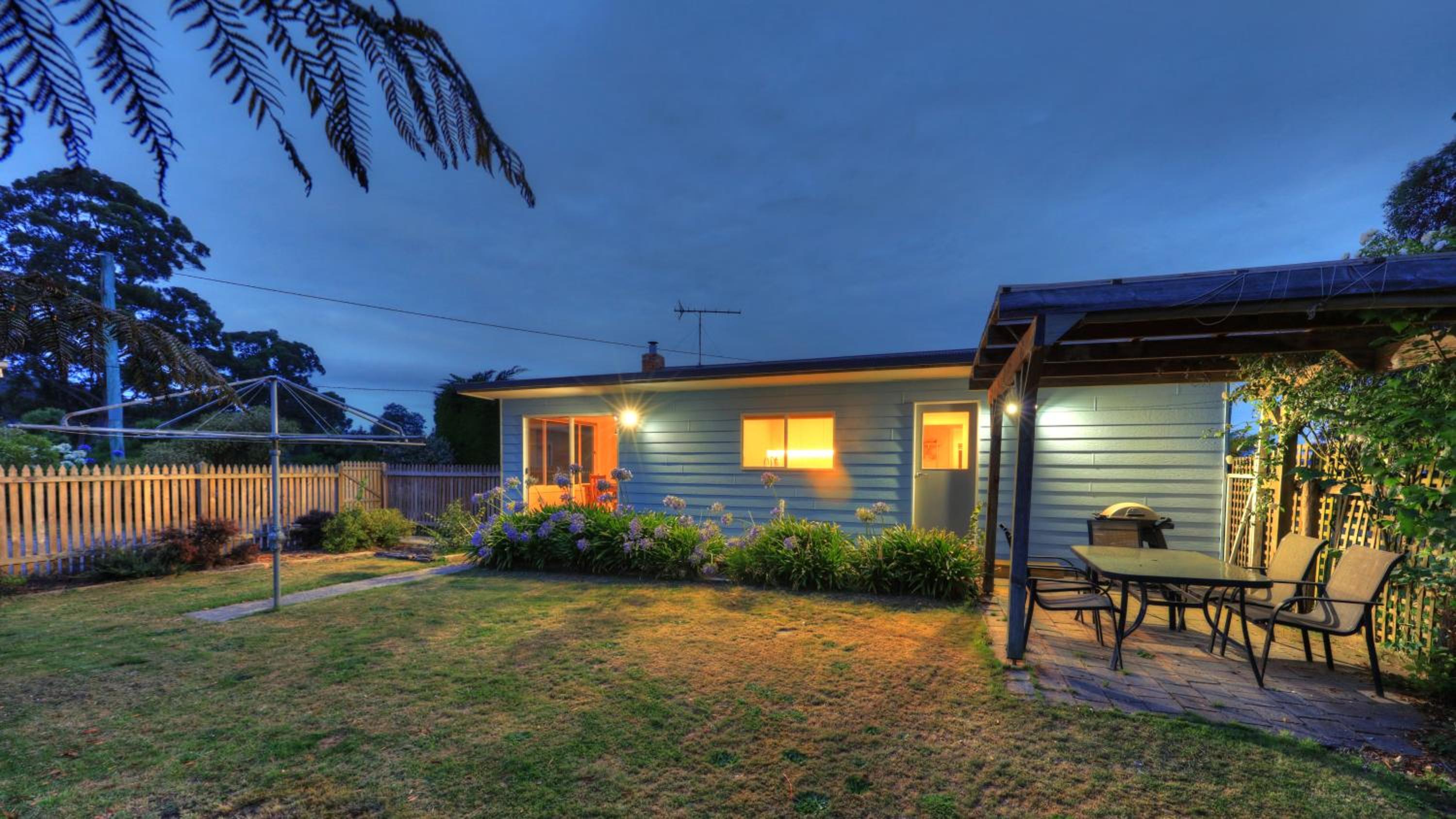 Two-Bedroom House photo 3