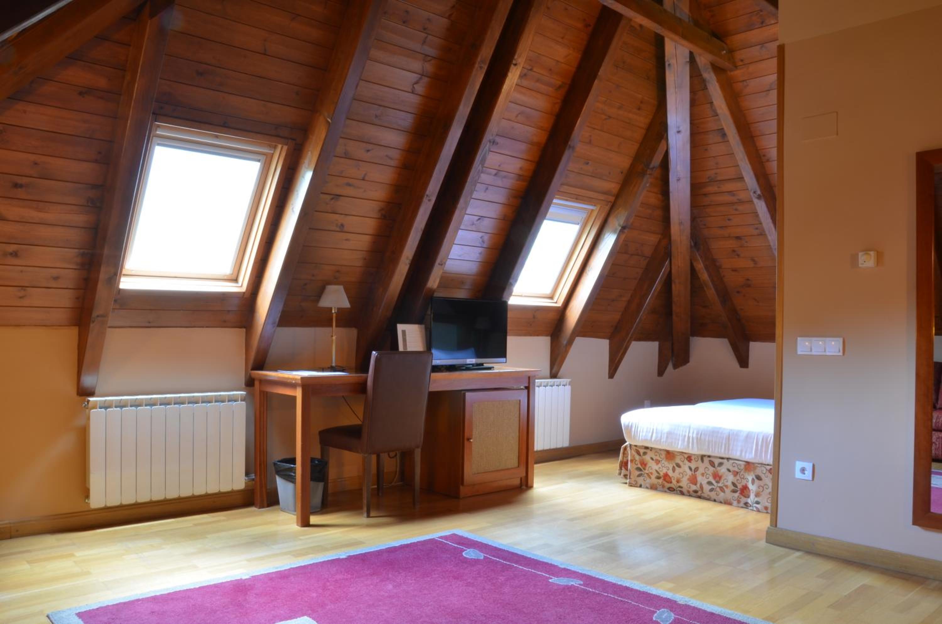 Family Room (4 Adults) - Photo 4