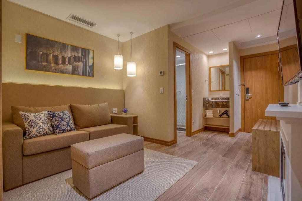 Wyndham Gramado Termas Resort & Spa — One-Bedroom Apartment