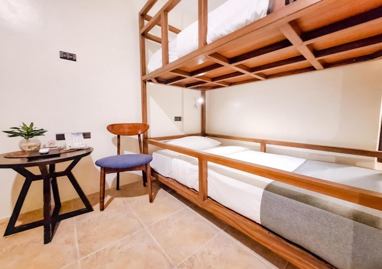 friends room - Photo 1