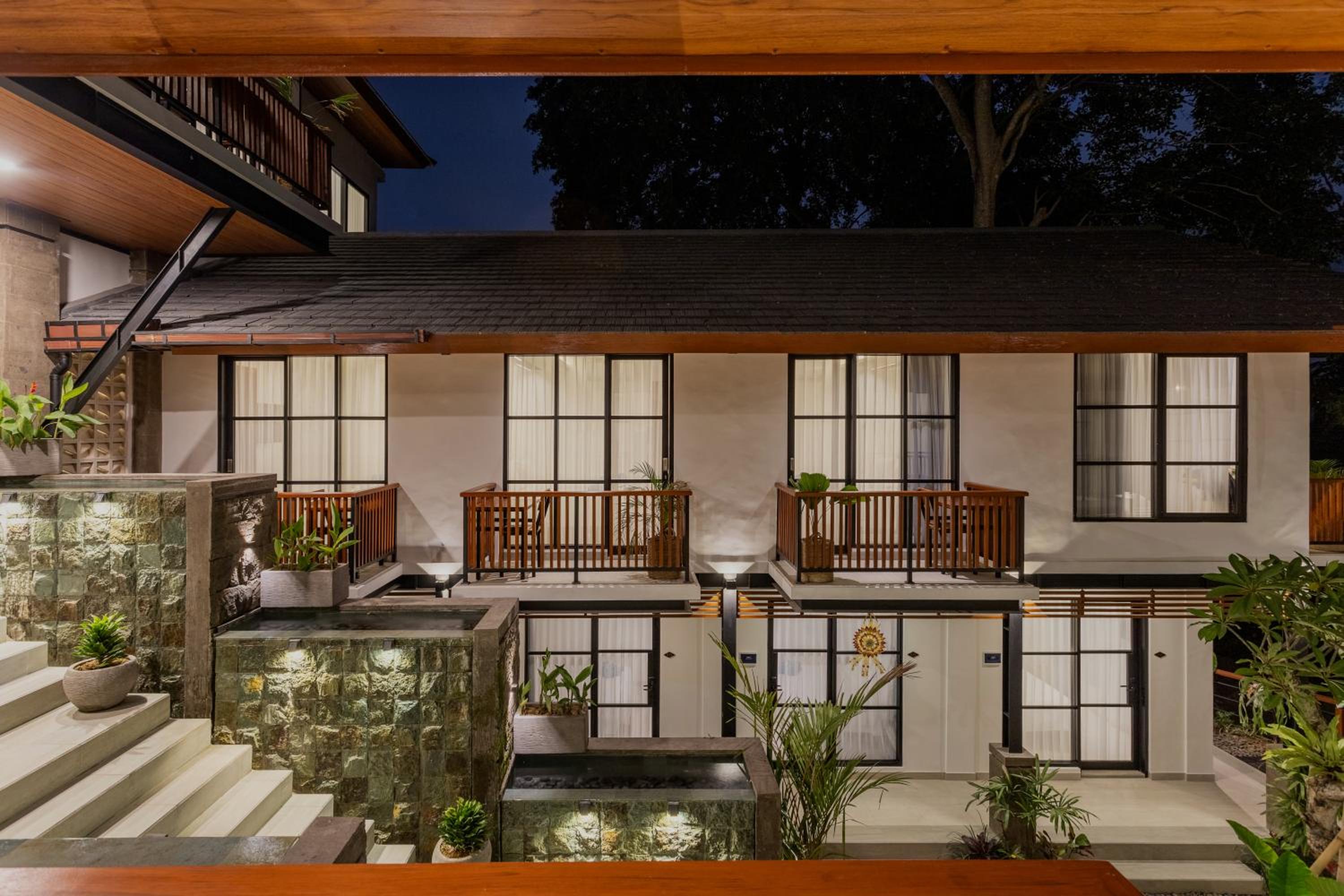 Superior Twin With Balcony - Photo 2