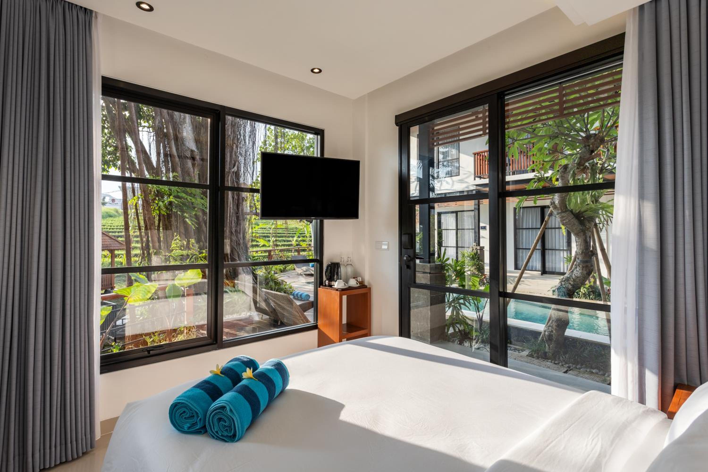 Superior Paripadi Pool Access - Photo 5