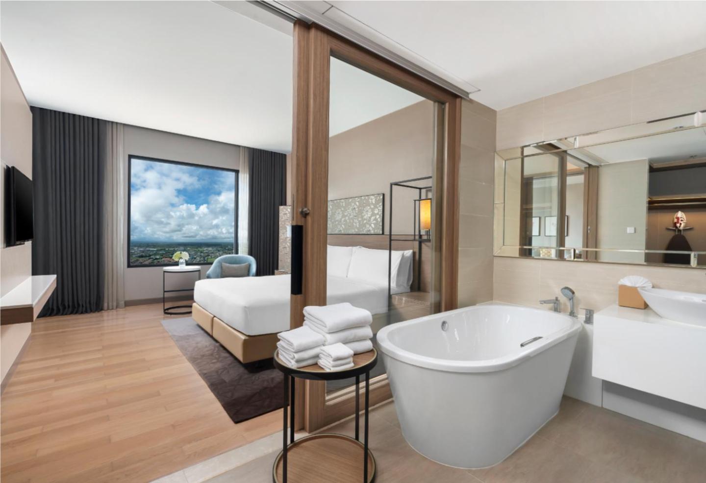 1 King Bed 2 Single Beds 2 Bedroom Suite