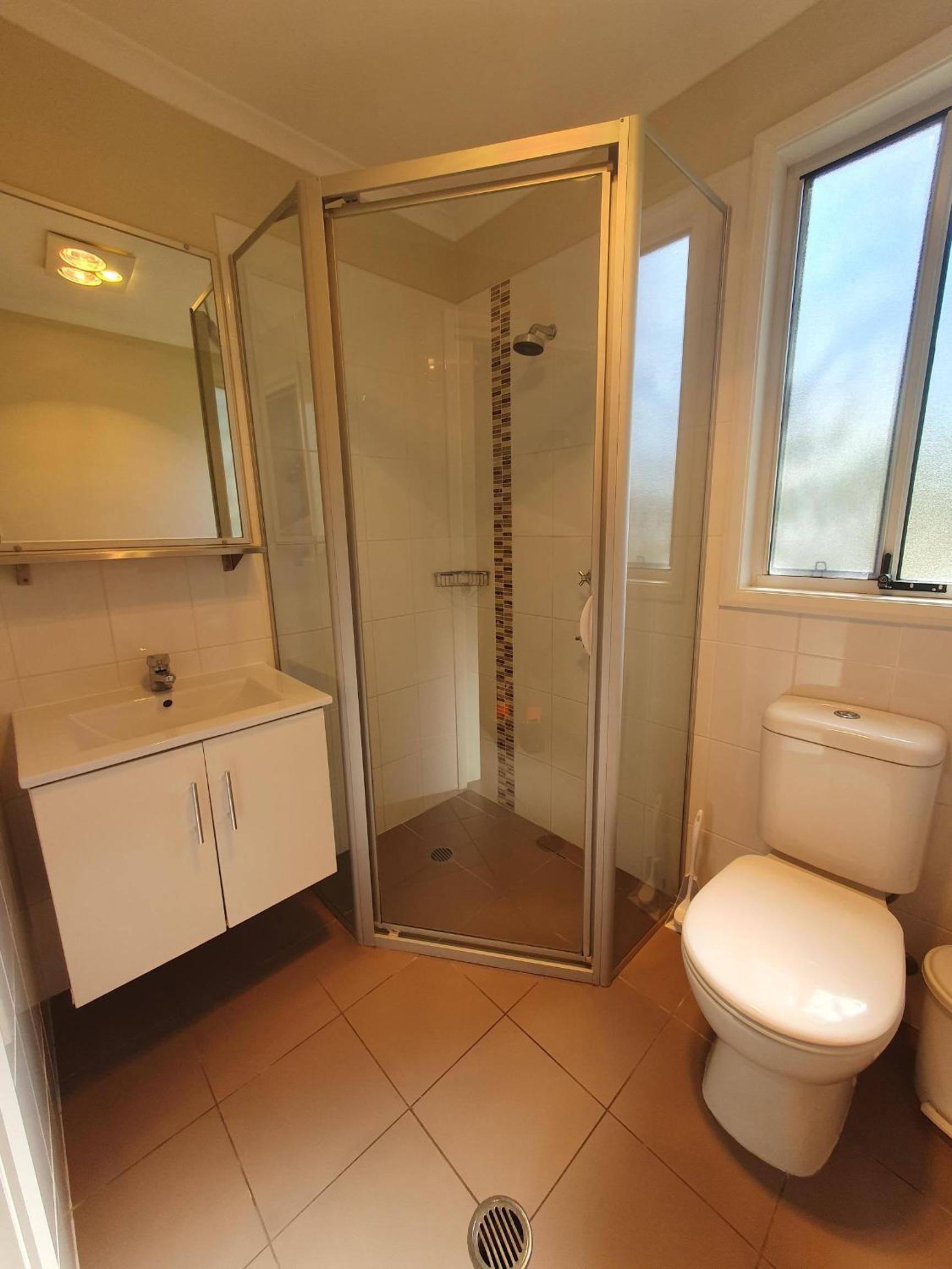 Family Room with Private Bathroom photo 2