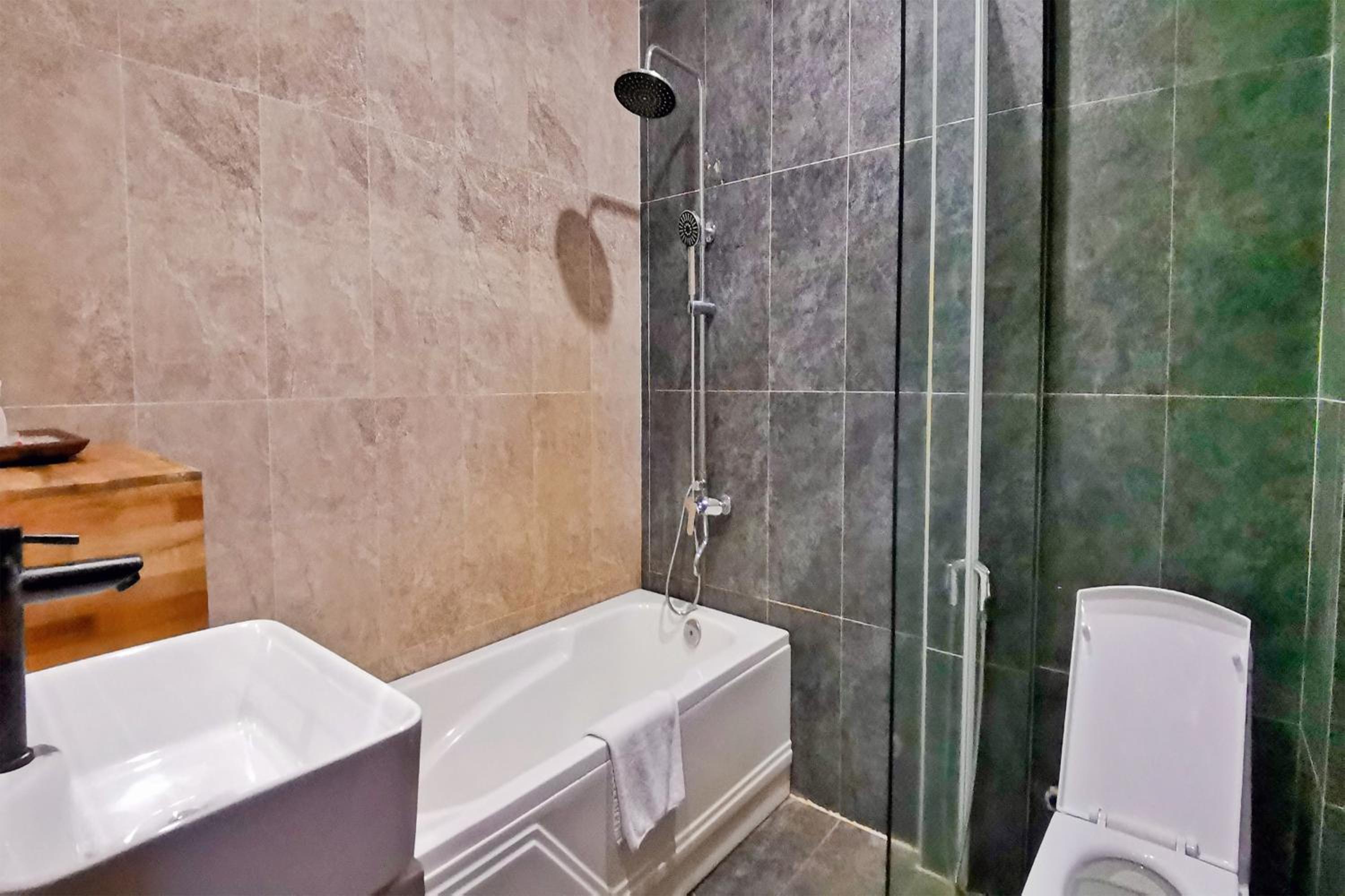 King Suite - Photo 17