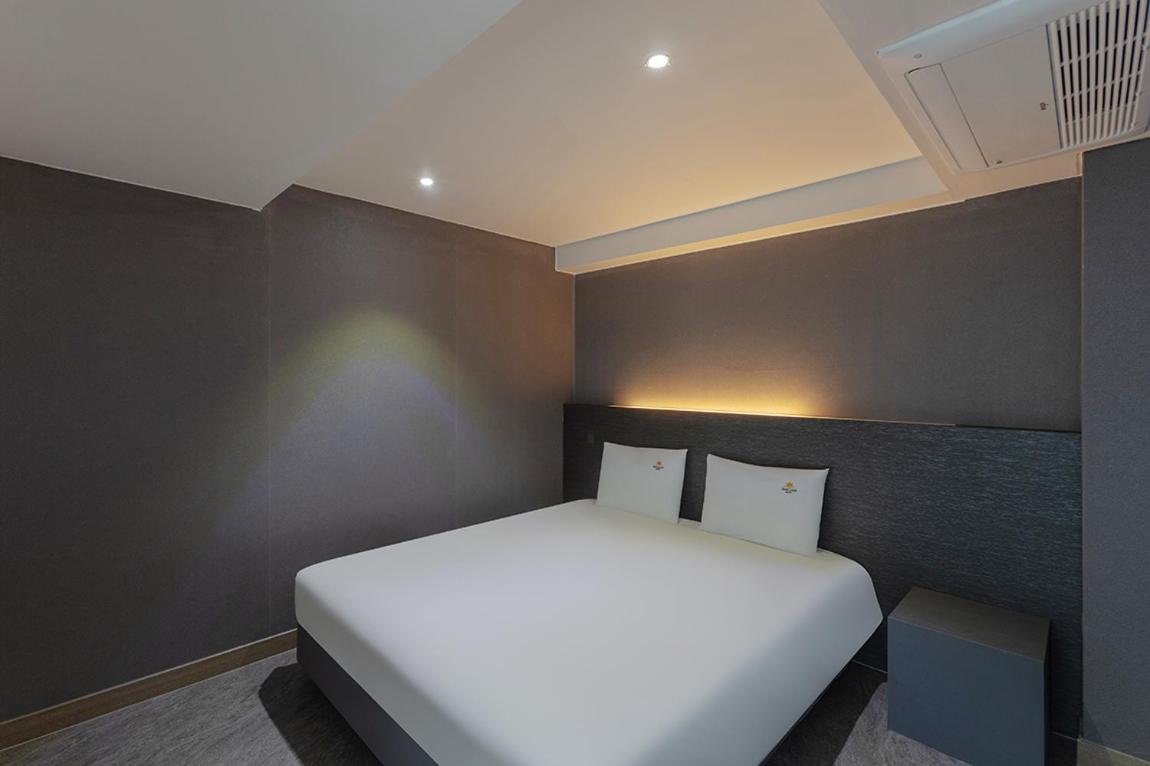 Swimming pool PKG for 2 people - Executive Suite Room with Sea View - Photo 11