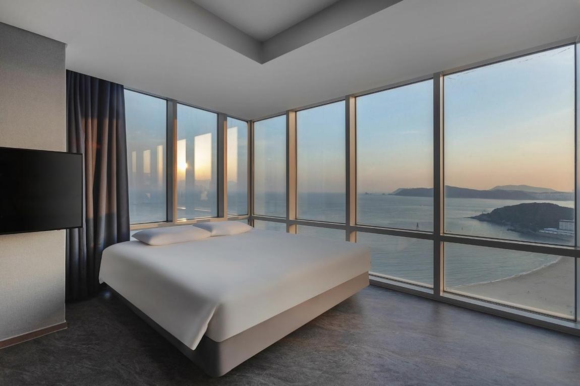 Swimming pool PKG for 2 people - Corner Suite with Sea View  - Photo 7