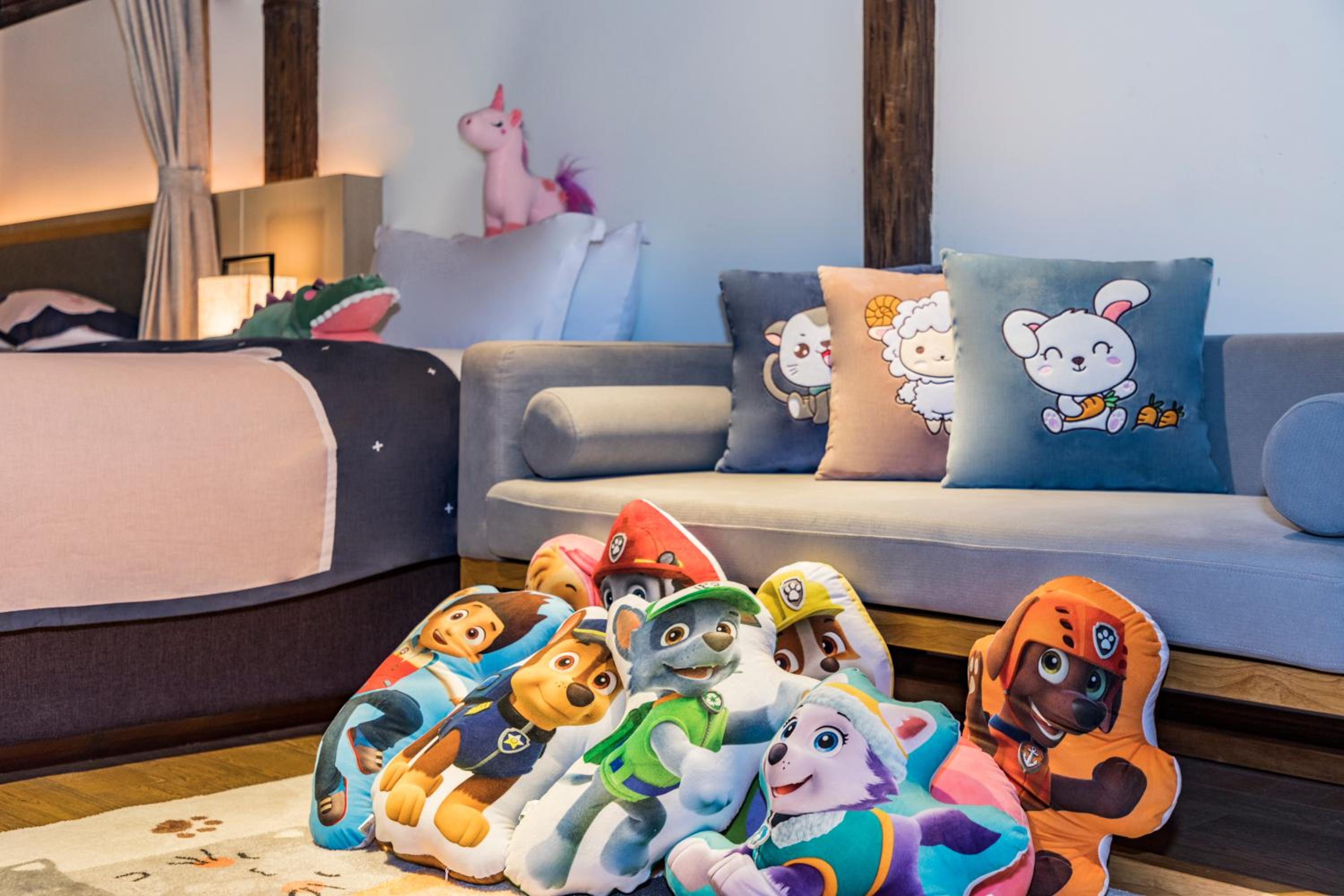 Deluxe Family Room photo 2