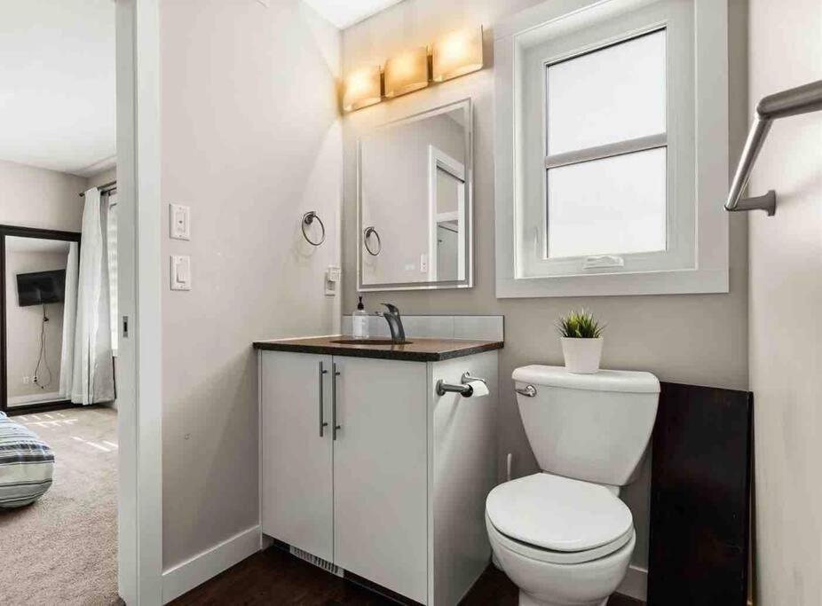 Three-Bedroom Apartment photo 2