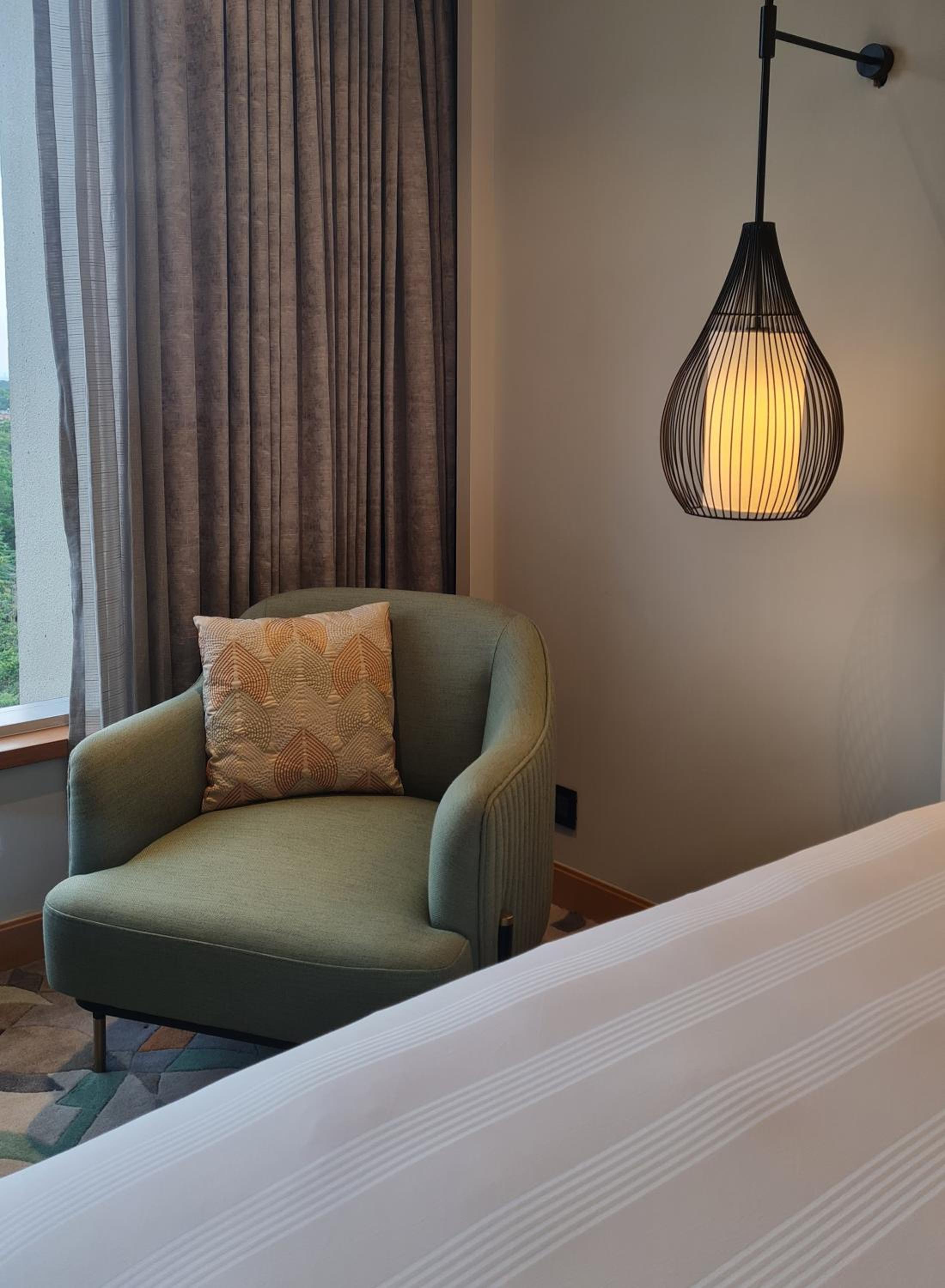 Classic King Room: 20% off on food,soft beverages, laundry & local transportation(upto 10 km); enjoy 90-min spa at 60mins spa price; BOGO offer on select beverages(5–8 pm) at Connexions Bar