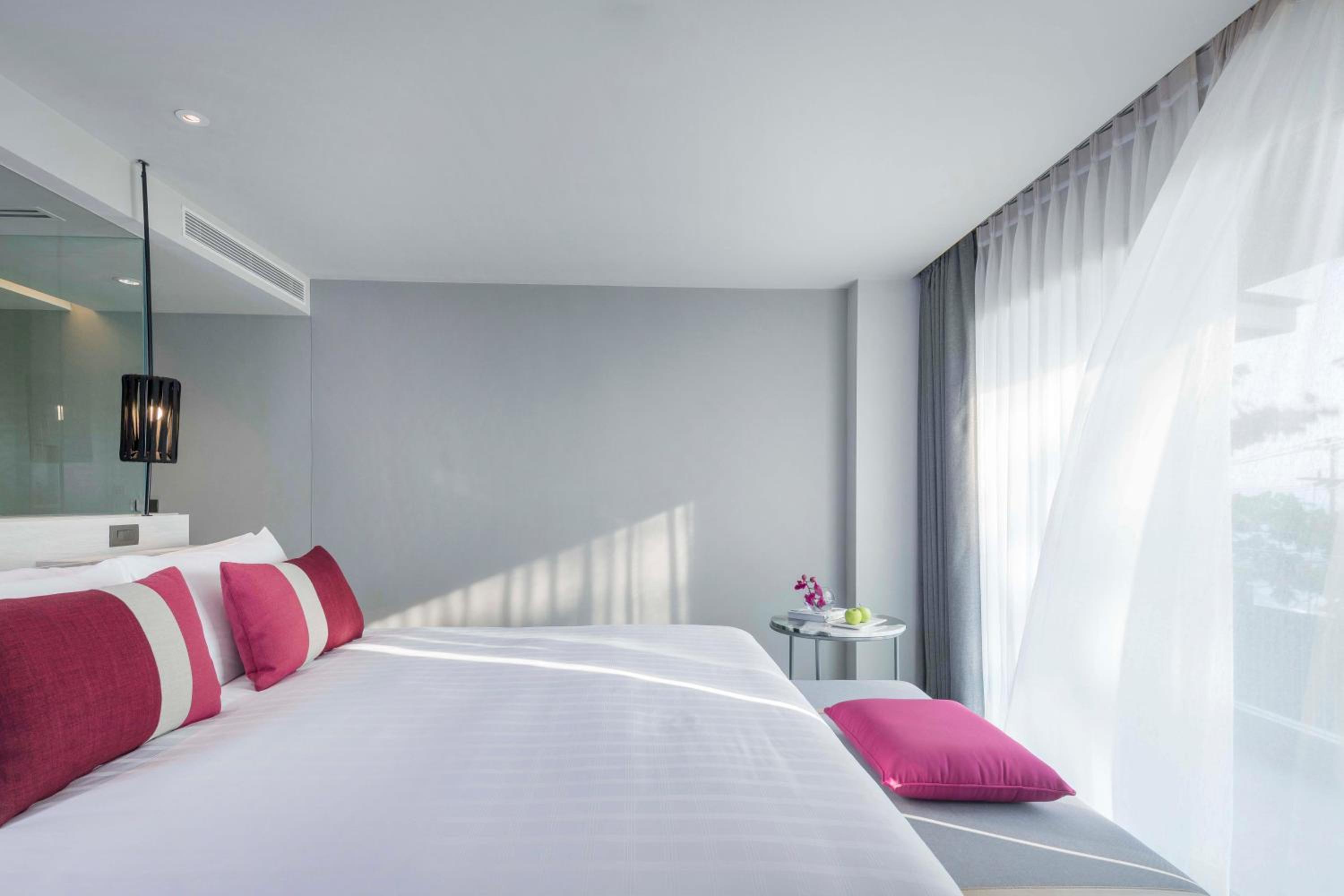 Deluxe Double or Twin Room with Sea View ( 24 Hours Use of Room )