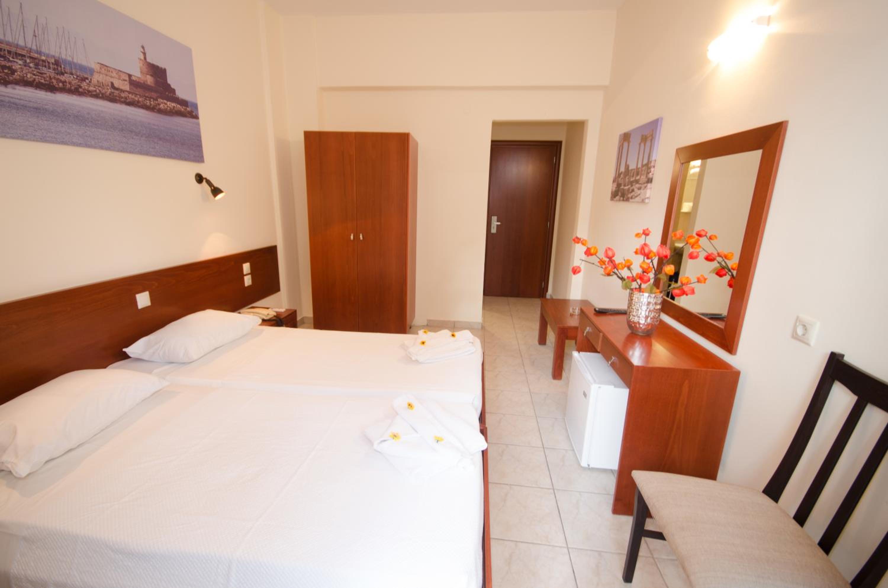 Double or Twin Room - Photo 7