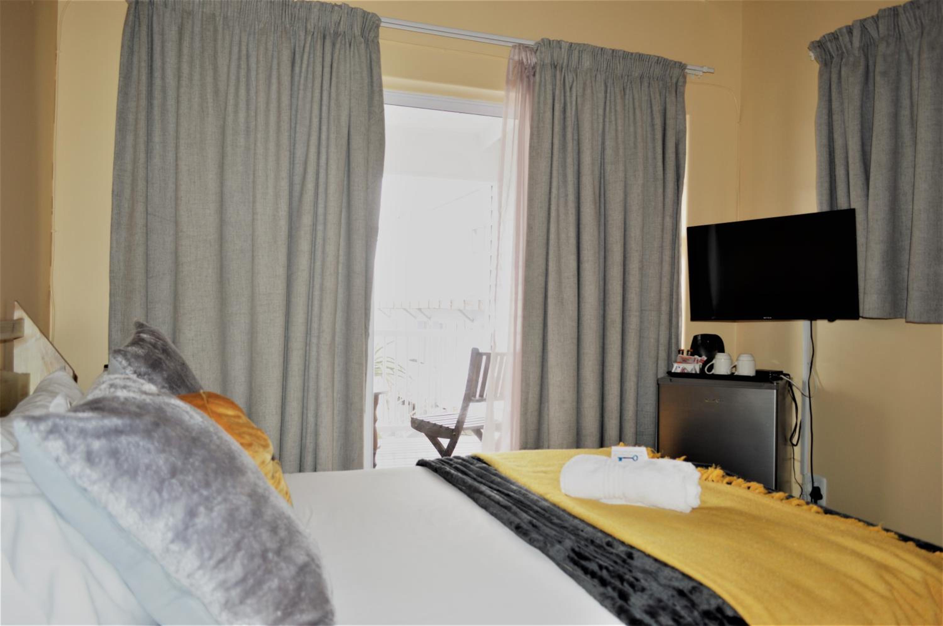 Double Room with Private Bathroom photo 3