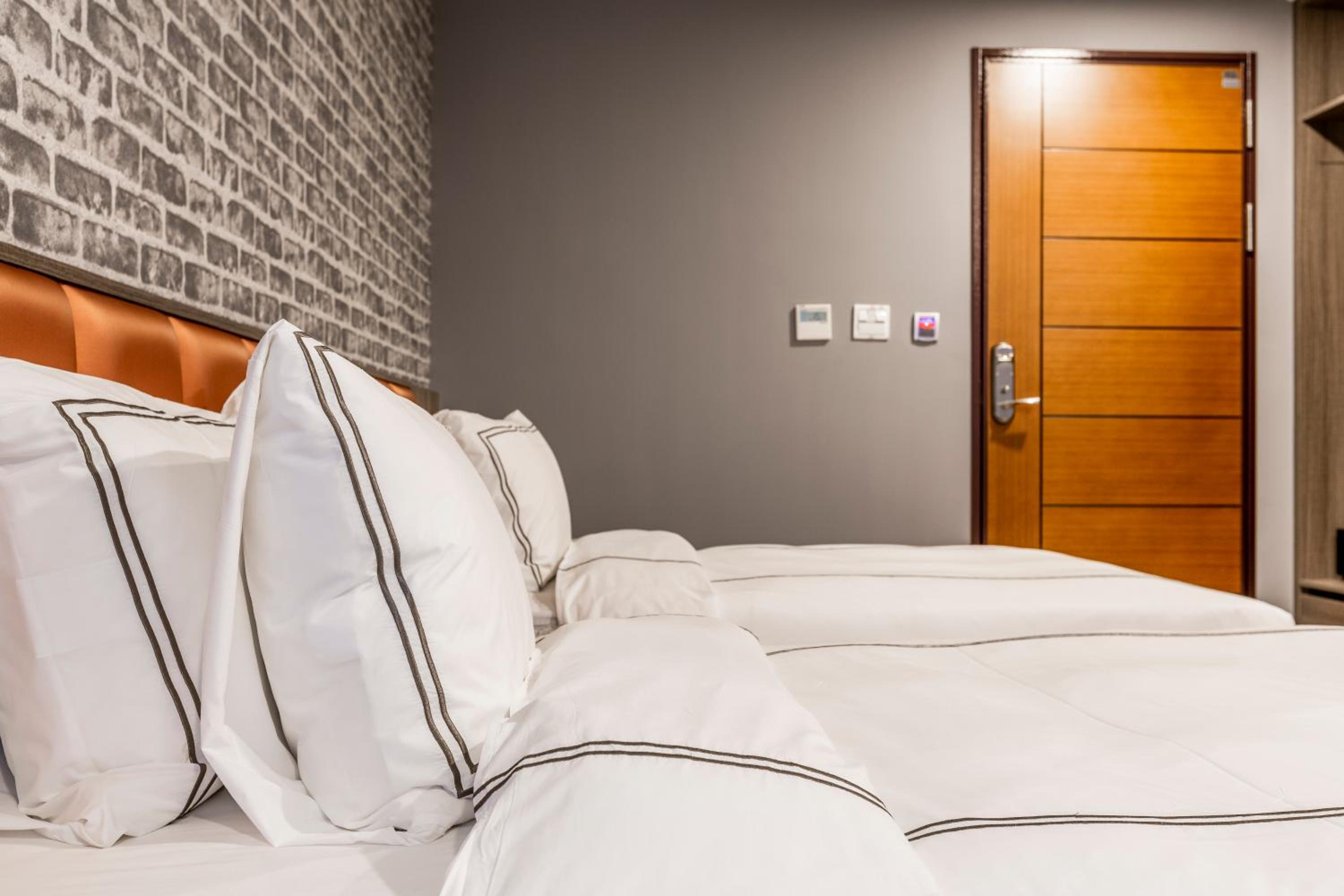 Standard Twin Room - Photo 1
