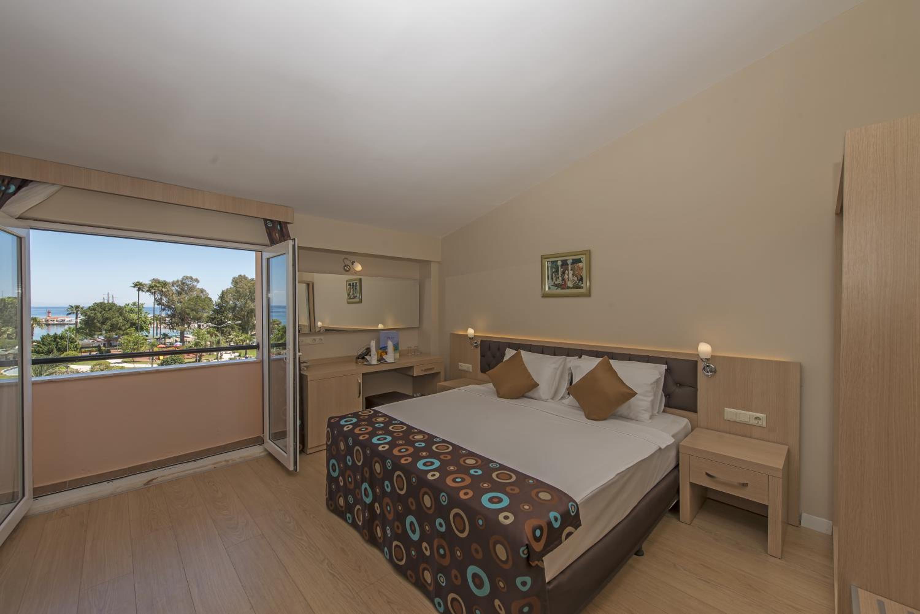 Habitación Doble Estándar o con Dos Camas Individuales.
