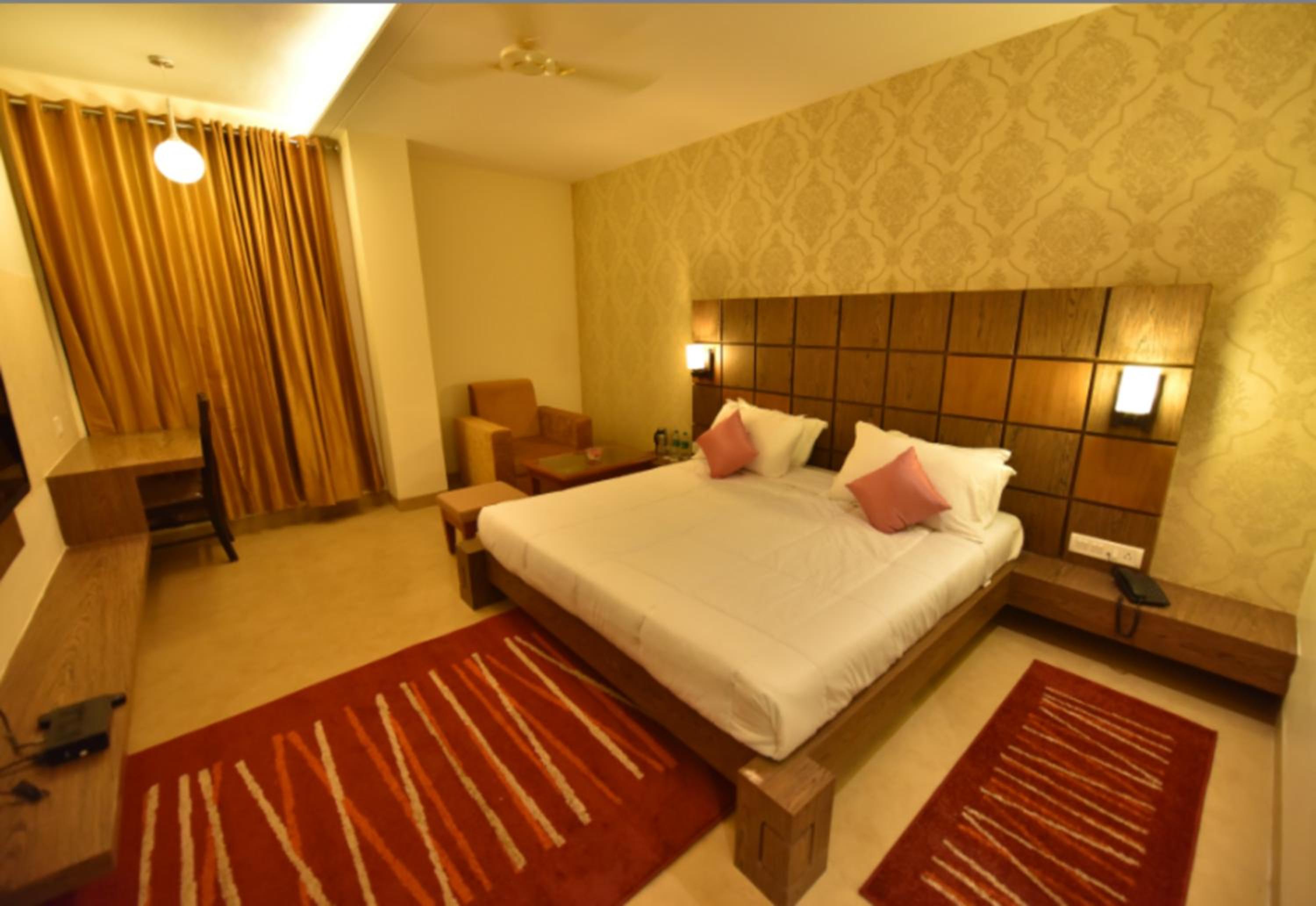 Deluxe Double Room photo 2