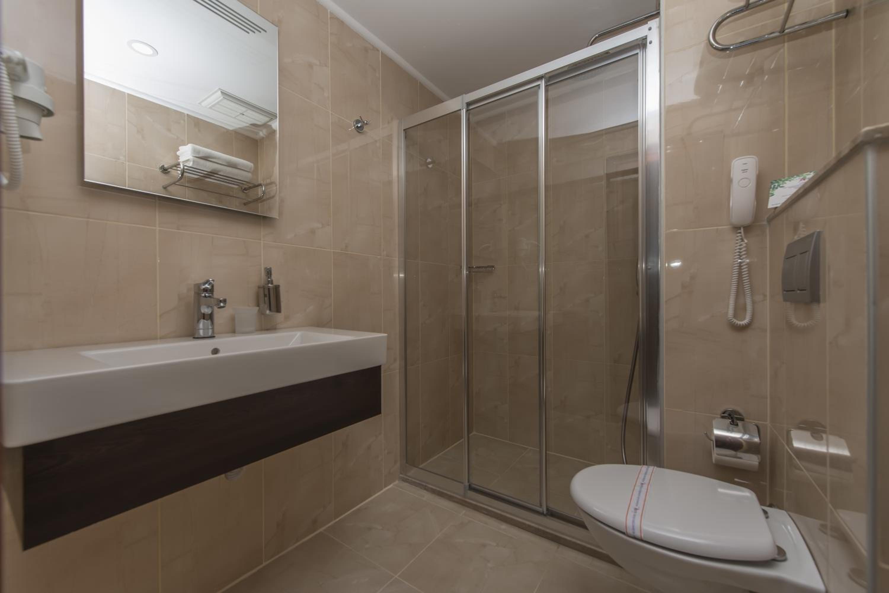Standard Double or Twin Room photo 3