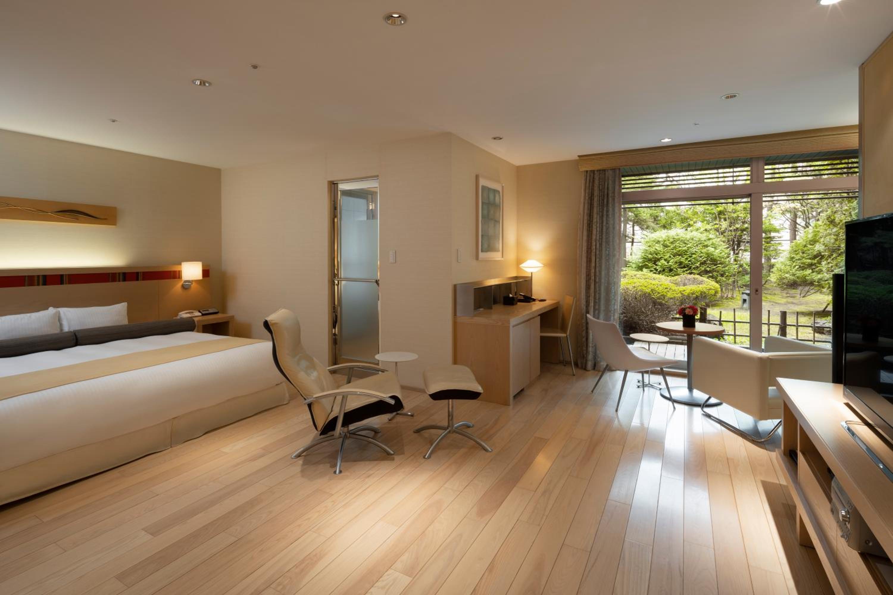 【Grand in Grand】Deluxe Double Room with Lounge Access