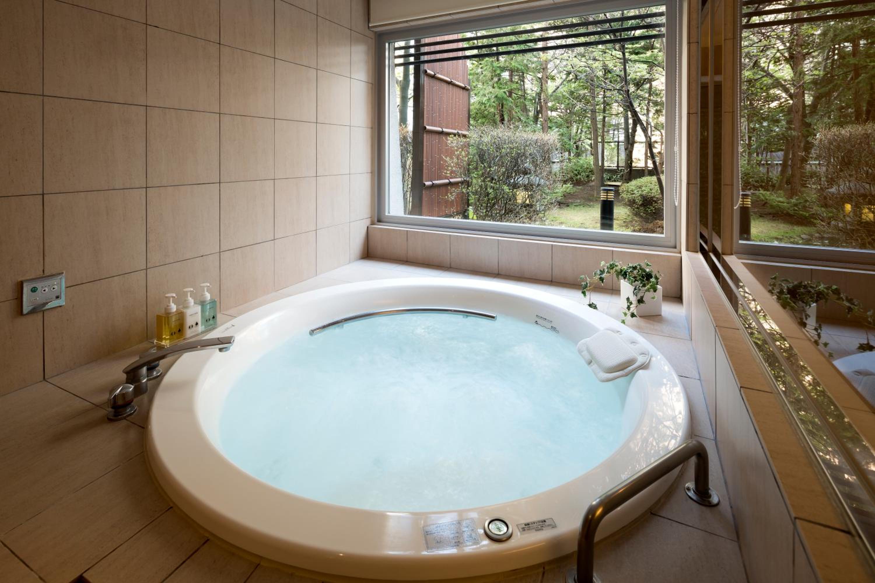 【Grand in Grand】Deluxe Double Room with Lounge Access