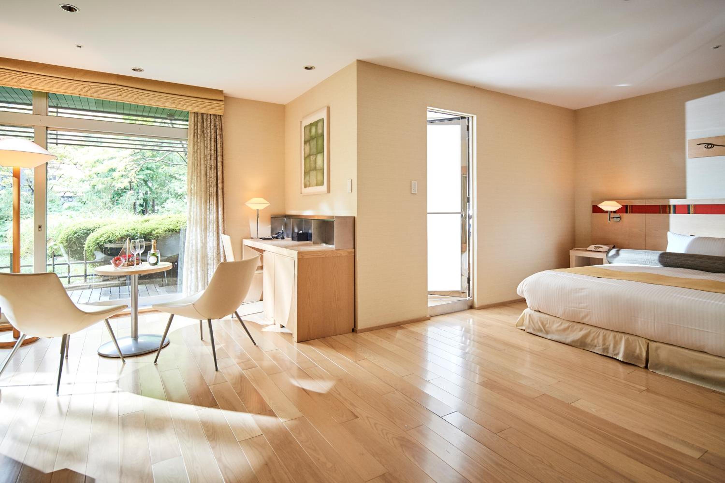 【Grand in Grand】Deluxe Double Room with Lounge Access