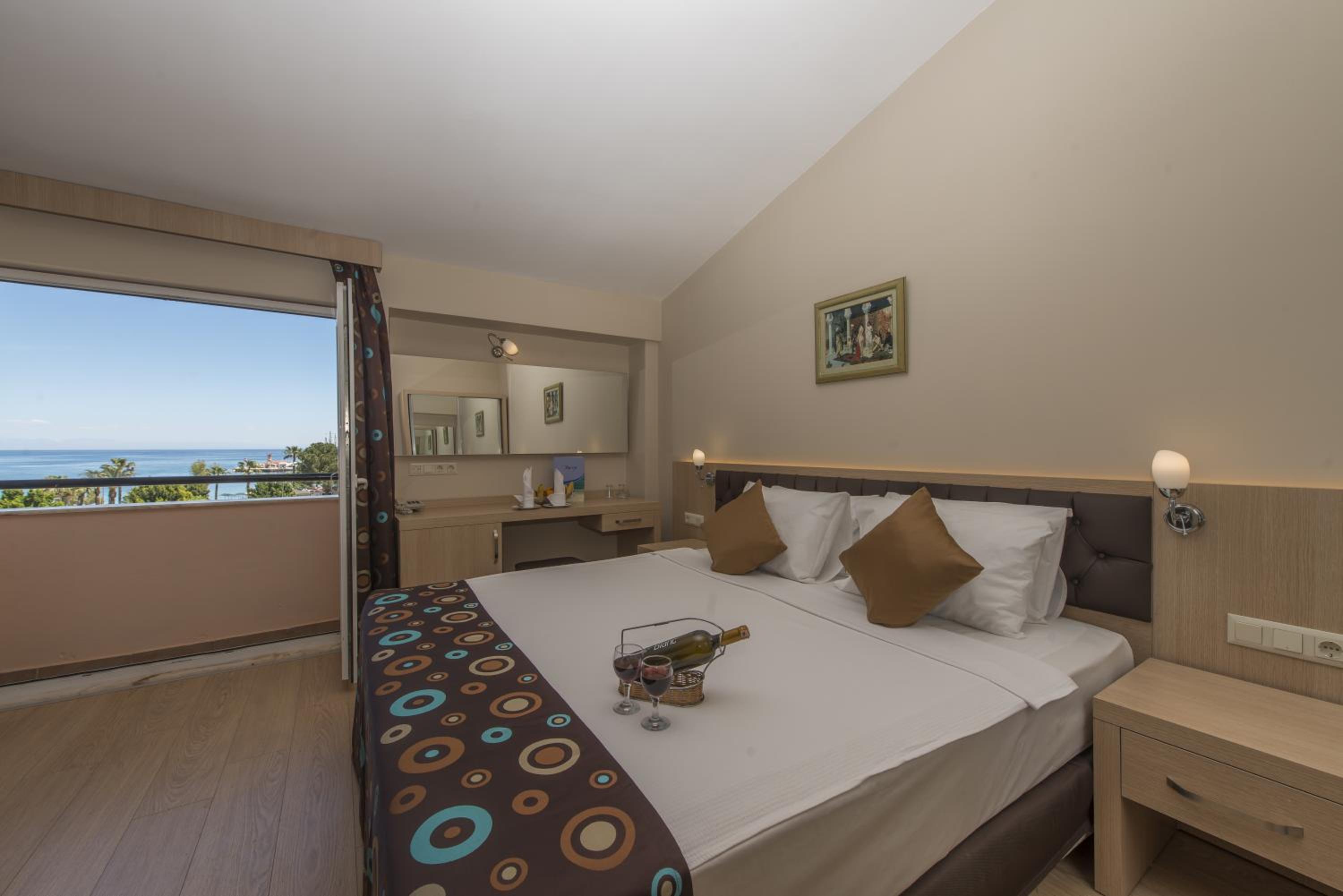 Standard Double or Twin Room photo 2