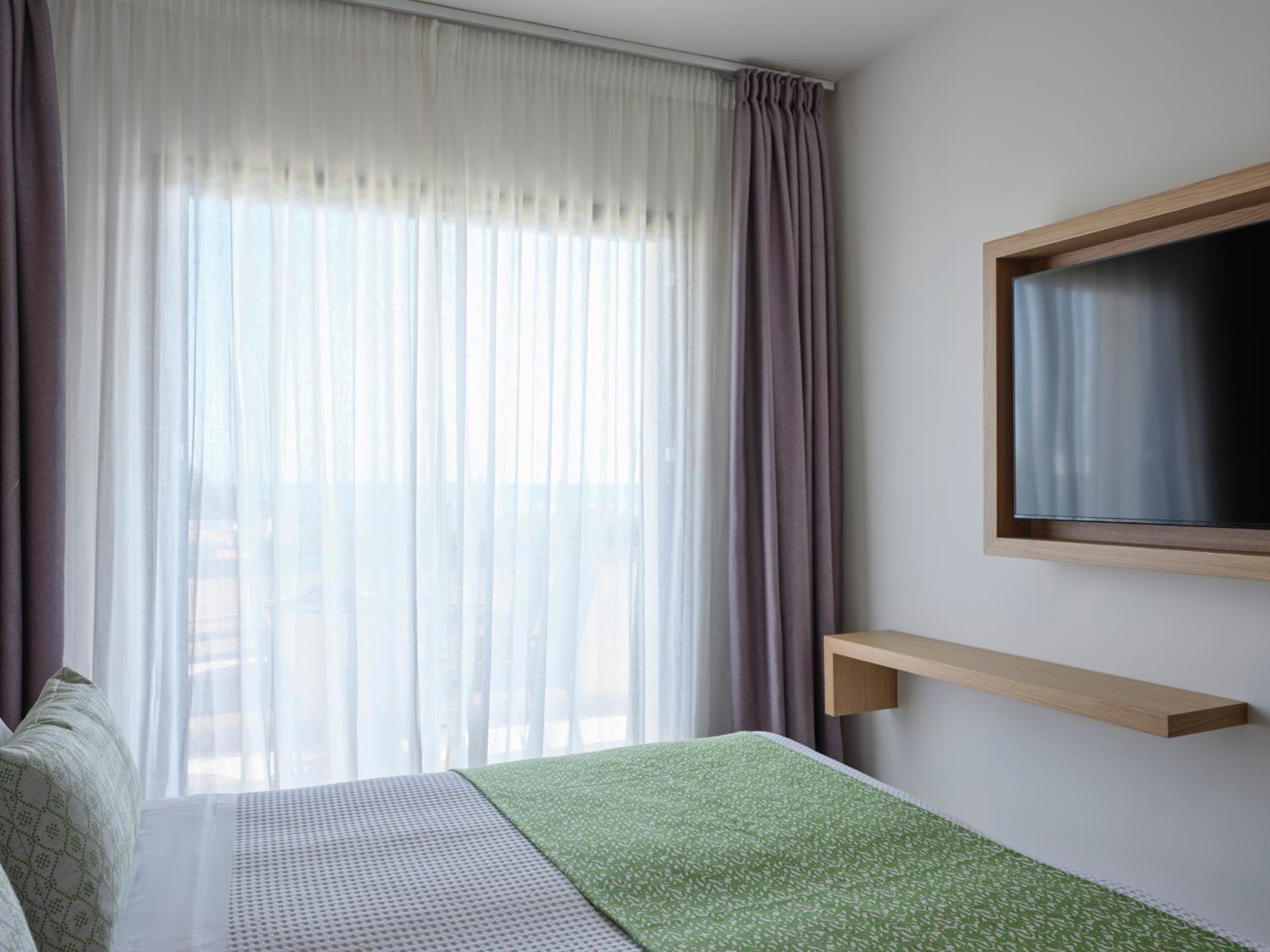 One Bedroom Superior Family Room Sea View